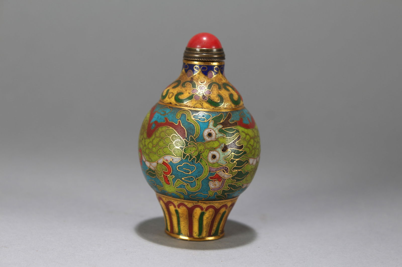 A Chinese Dragon-decorating Vividly-detailed Cloisonne Fortune Snuff Bottle (1 of 6)