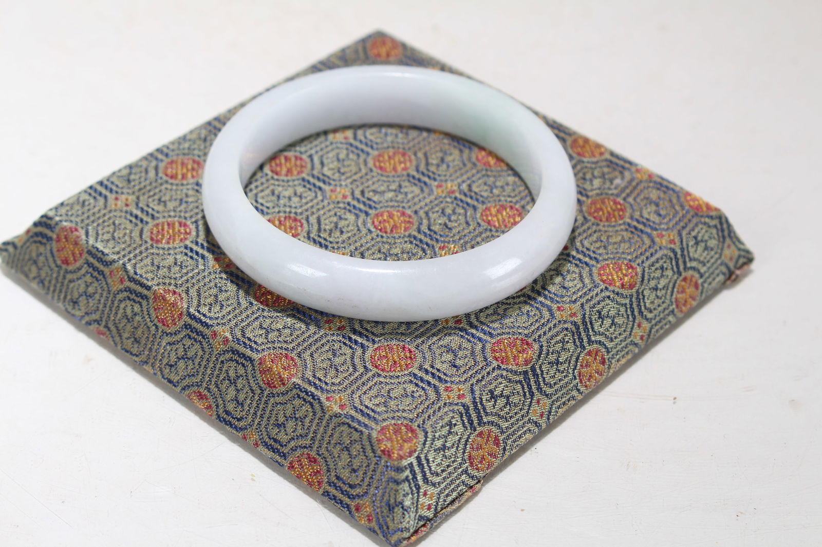 A Chinese Fortune Bangle - 3