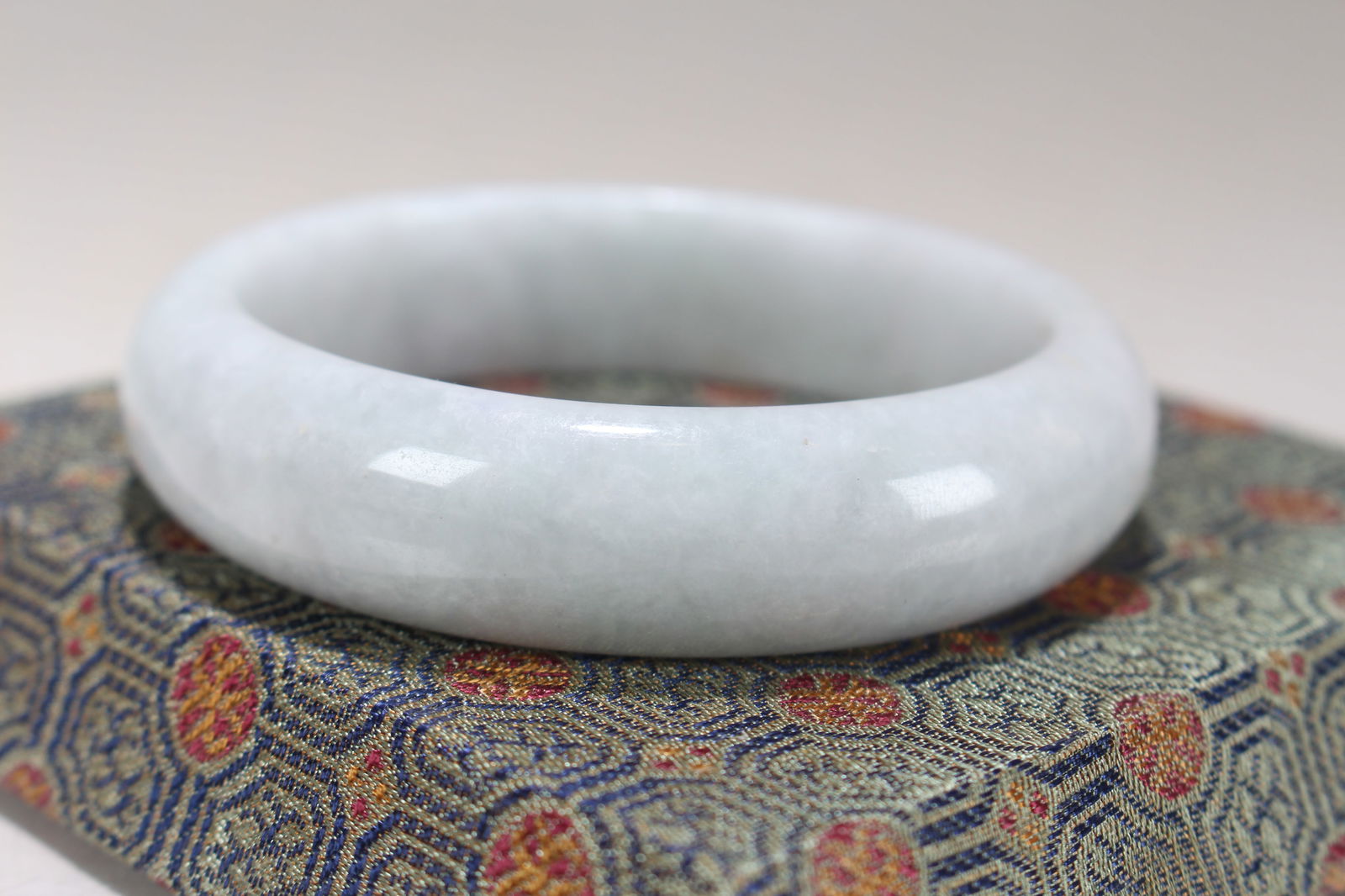 A Chinese Fortune Bangle - 3