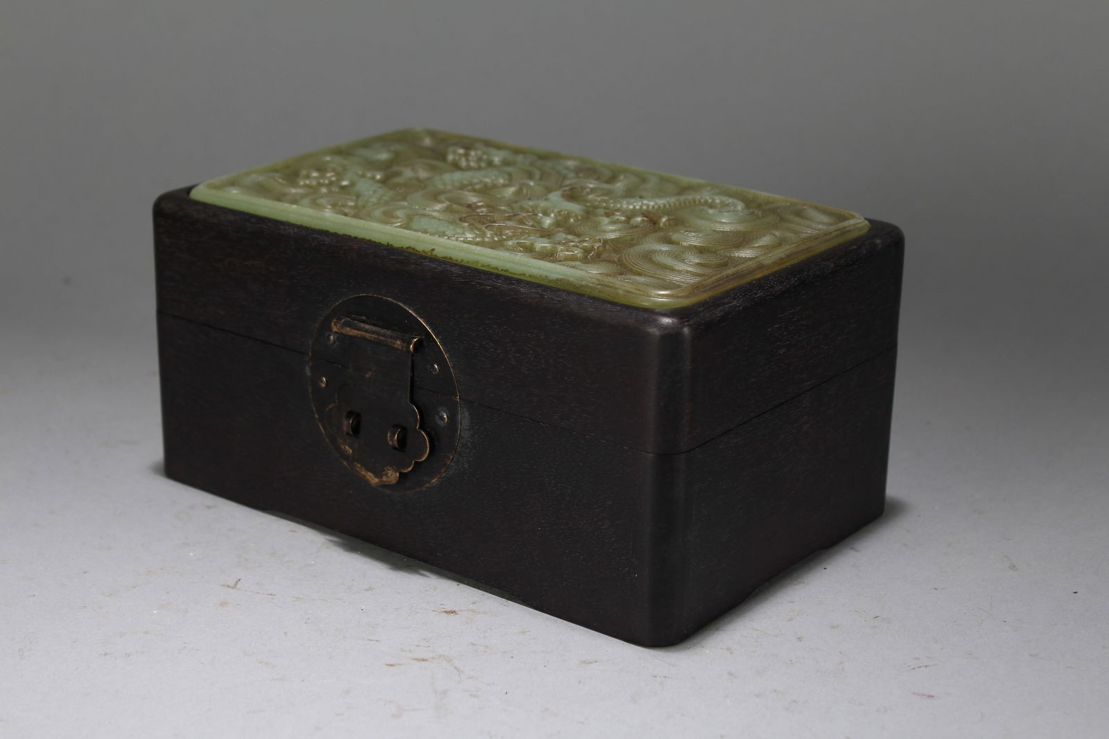 A Chinese Lidded Dragon-decorating Jade-inserted Fortune Box - 4