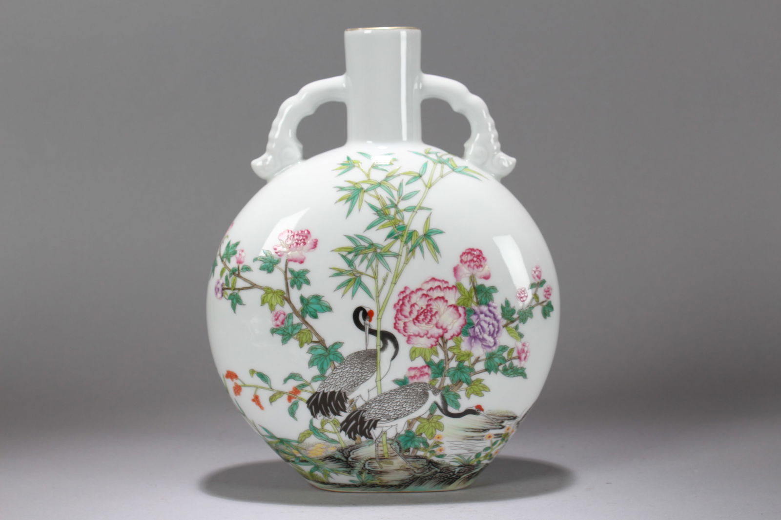 A Chinese Duo-handling Nature-sceen Porcelain Fortune Vase: A Chinese Duo-handling Nature-sceen Porcelain Fortune Vase. Height: 10.75 (inch). Width: 8 (inch).