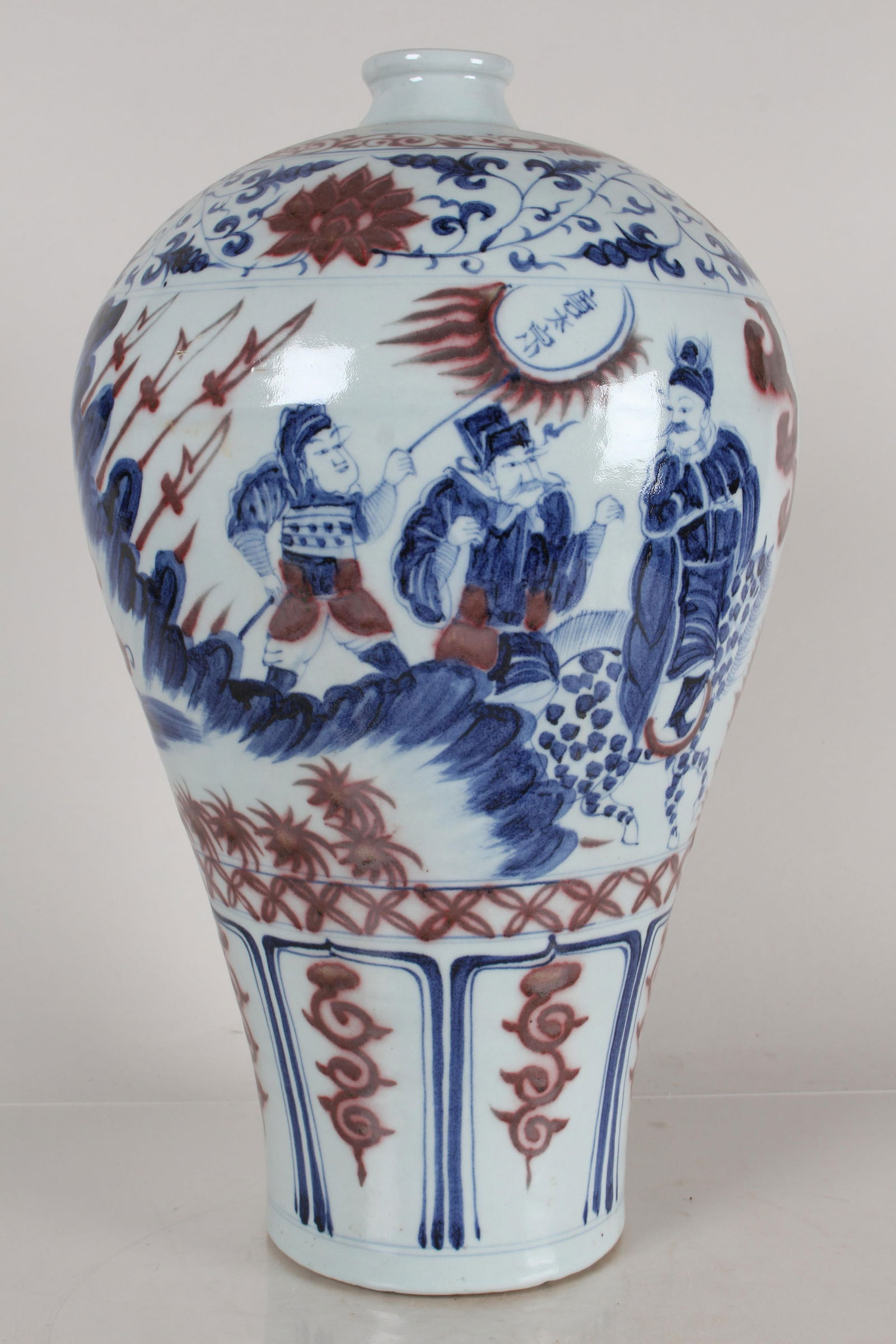 A Chinese Story-telling Battle-field Porcelain Fortune Vase: A Chinese Story-telling Battle-field Porcelain Fortune Vase . Height: 17.5 (inch).