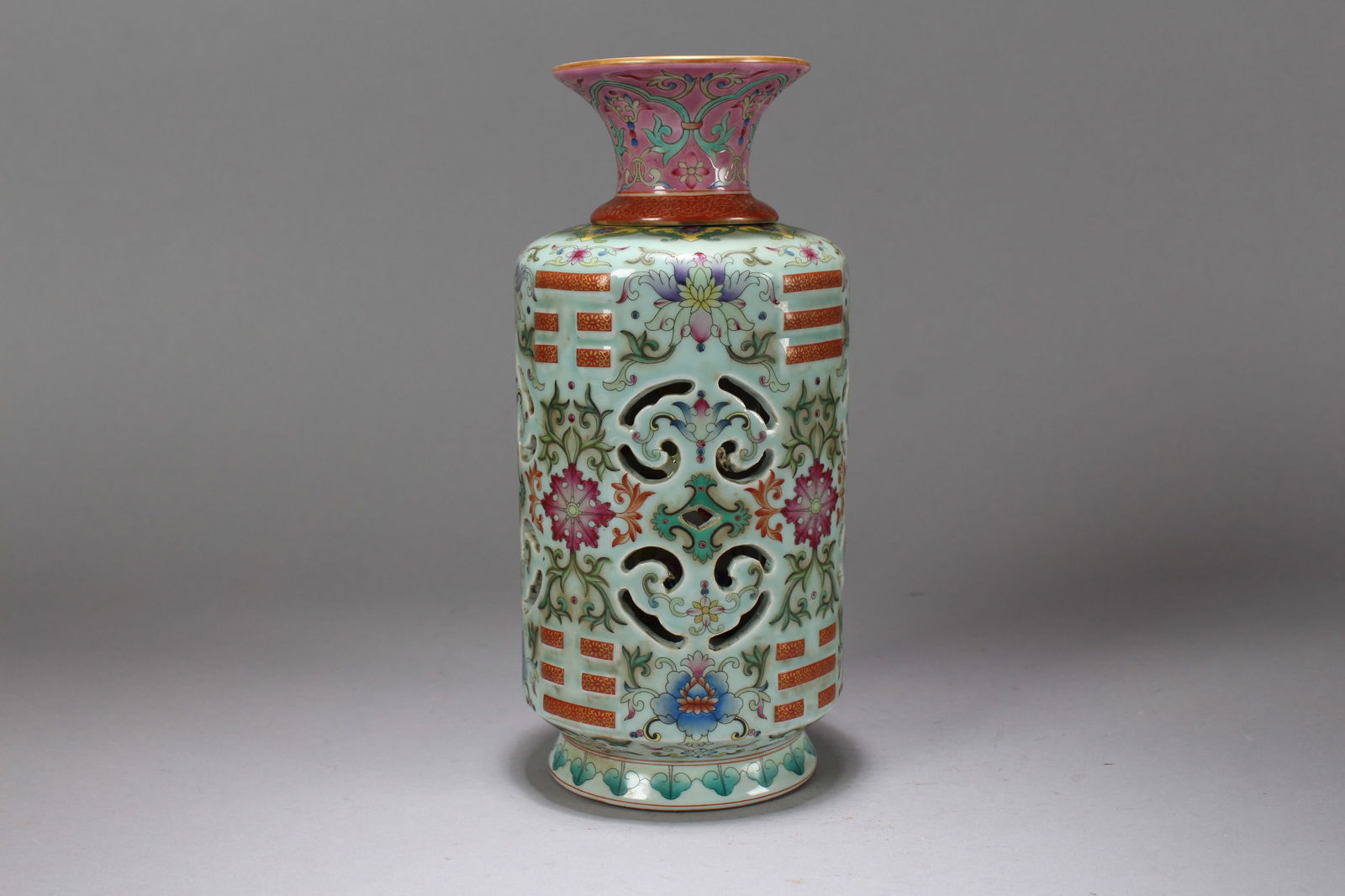 A Chinese Vividly-detailed Nature-sceen Twisted Porcelain Fortune Vase: A Chinese Vividly-detailed Nature-sceen Twisted Porcelain Fortune Vase. Height: 9.5 (inch).