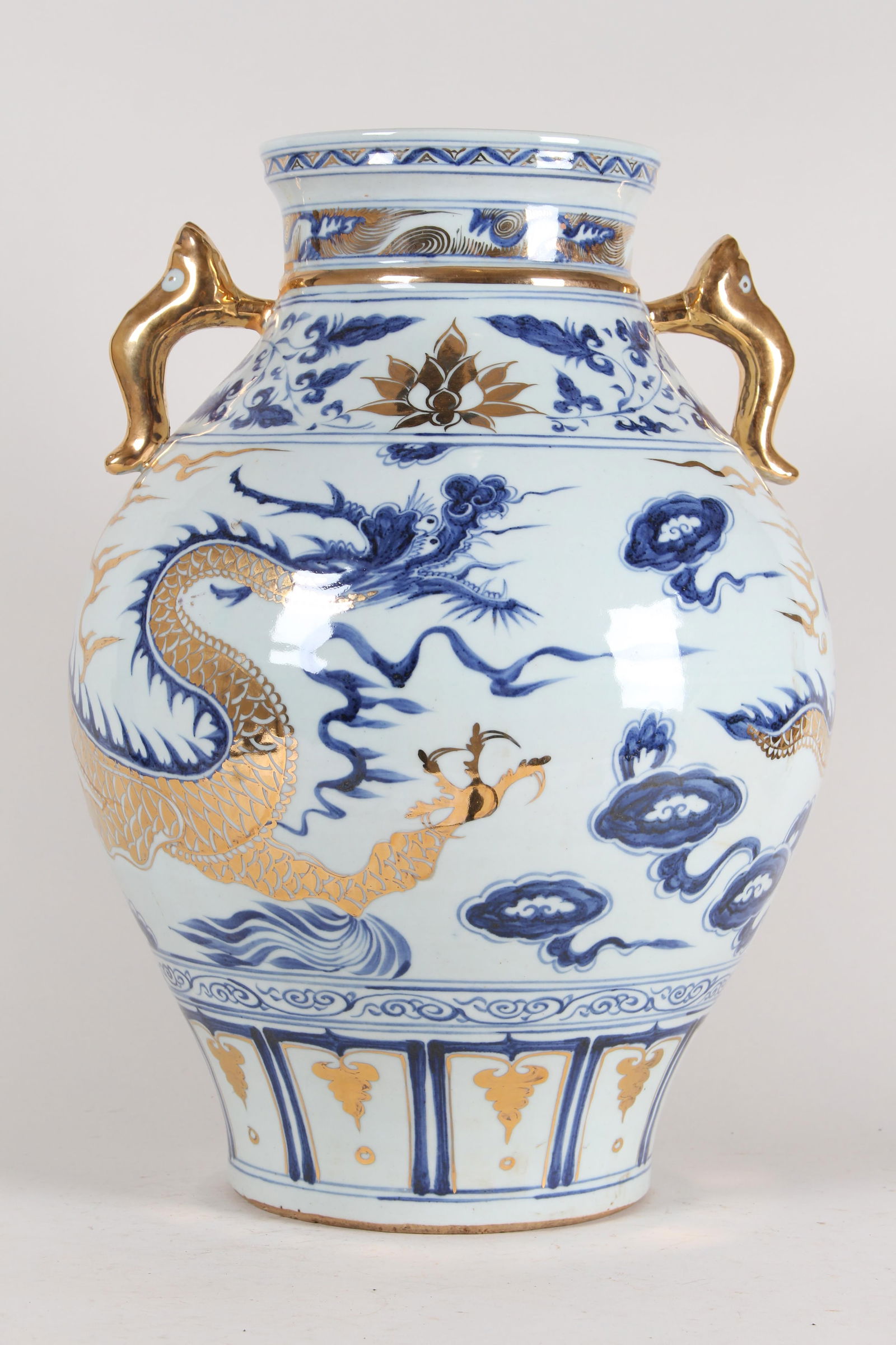 A Chinese Massive Dragon-decorating Blue and White Porcelain Fortune Vase (1 of 5)
