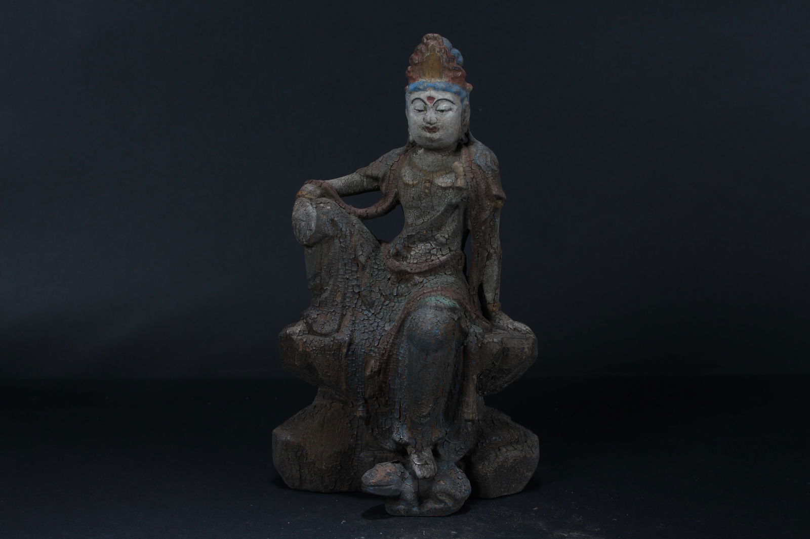 A Chinese Religious Pondering-pose Wooden Buddha Statue: A Chinese Religious Pondering-pose Wooden Buddha Statue. Height: 10.5(inch). Width: 6.25 (inch).