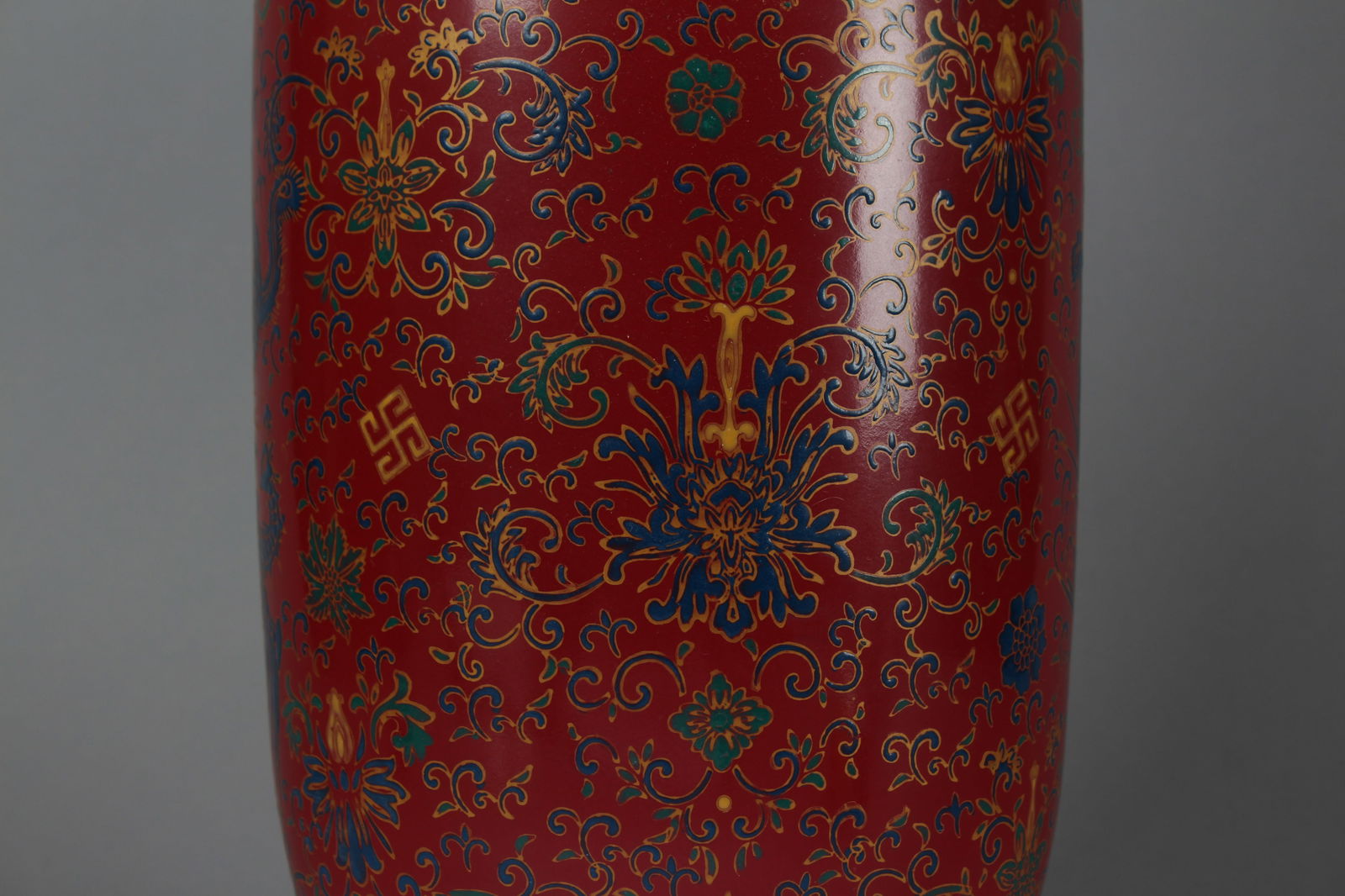 A Chinese Bat-framing Red-coding Porcelain Fortune Vase - 4