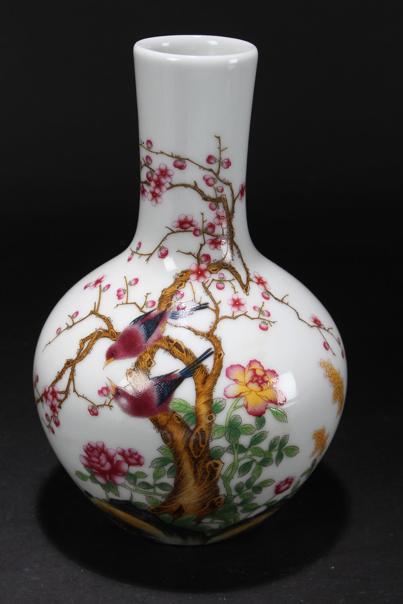 A Chinese Nature-sceen Porcelain Fortune Vase: A Chinese Nature-sceen Porcelain Fortune Vase. Height: 8 (inch).