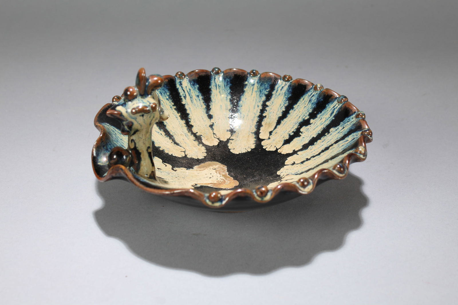 A Chinese Porcelain Fortune Wash Dish (1 of 4)
