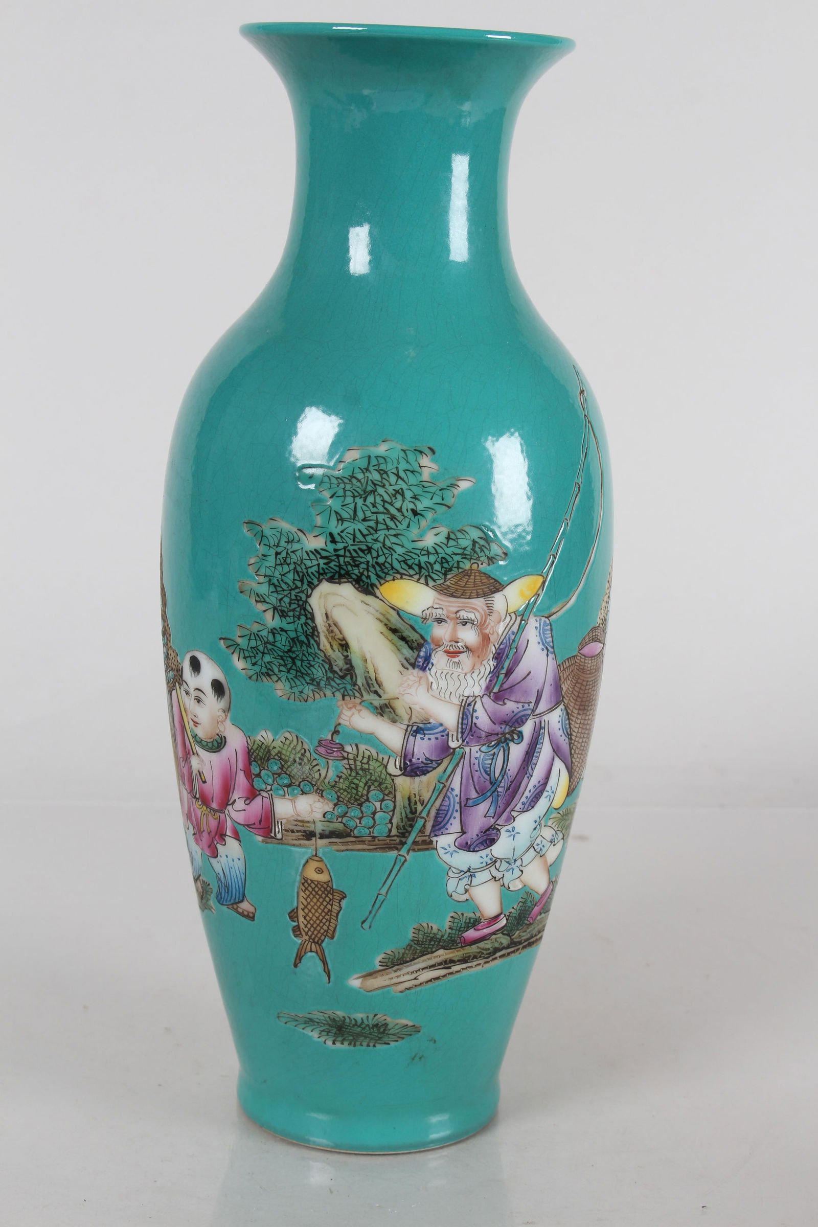 A Chinese Story-telling Elder-portrait Porcelain Fortune Vase: A Chinese Story-telling Elder-portrait Porcelain Fortune Vase . Height: 10.75 (inch).