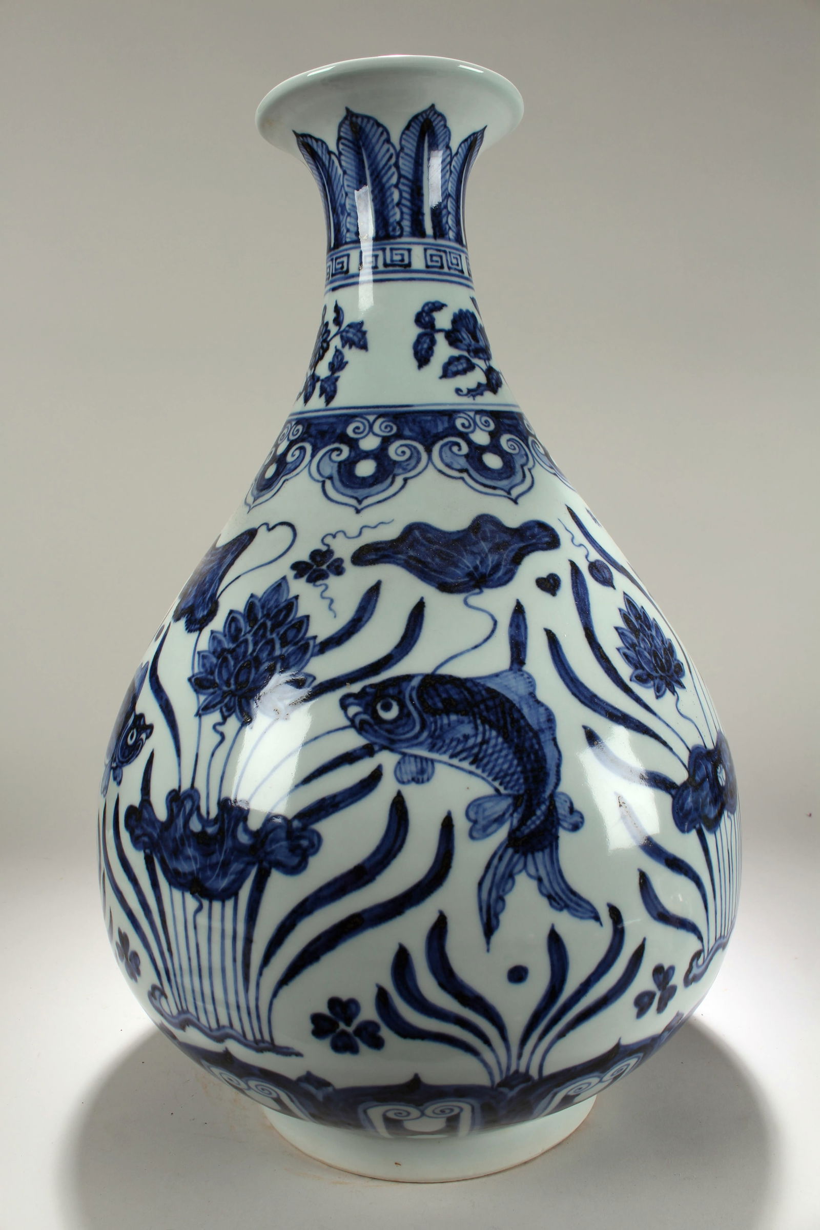 A Chinese Blue and White Massive Aqua-theme Porcelain Fortune Vase: A Chinese Blue and White Massive Aqua-theme Porcelain Fortune Vase . Height: 18.5 (inch). Width: 12 (inch).