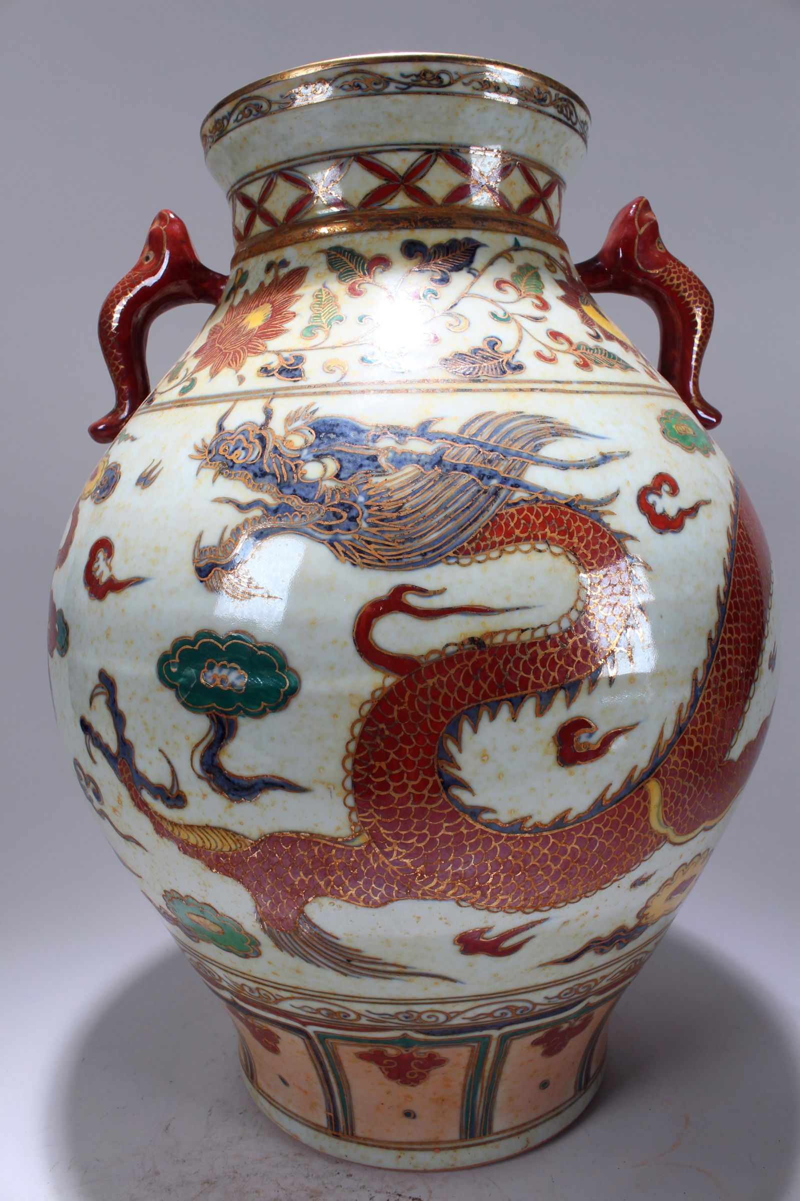 A Chinese Duo-handled Massive Dragon-decorating Porcelain Fortune Vase (1 of 5)