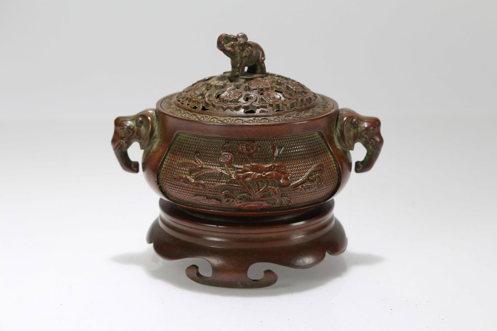 A Chinese Duo-handling Lidded Fortune Censer: A Chinese Duo-handling Lidded Fortune Censer. Height: 3.75 (inch).