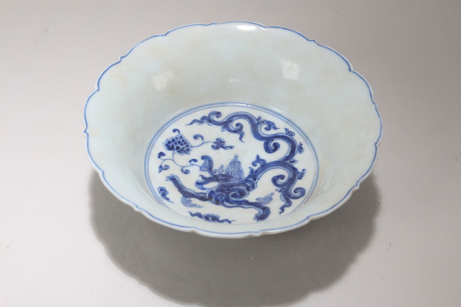 A Chinese Blue and White Porcelain Dragon-decorating Bowl (1 of 3)