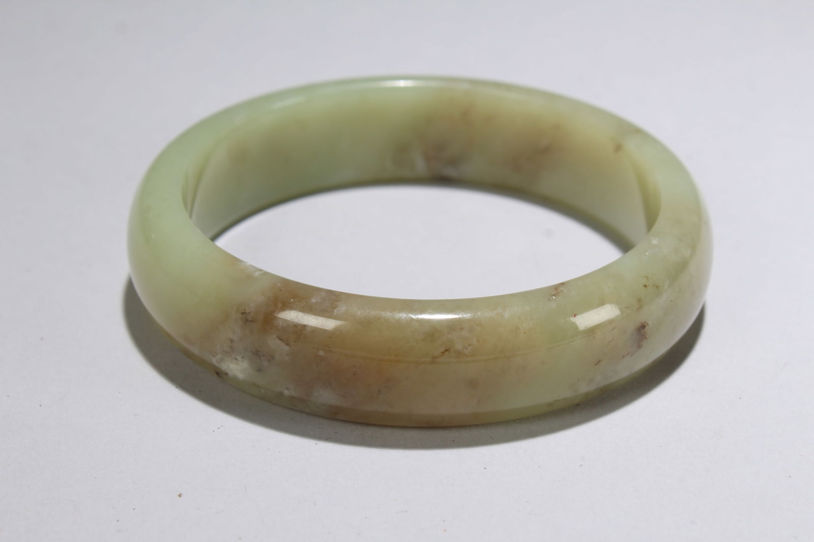 A Chinese Bangel Display: A Chinese Bangel Display . Opening Diameter: 3 (inch).