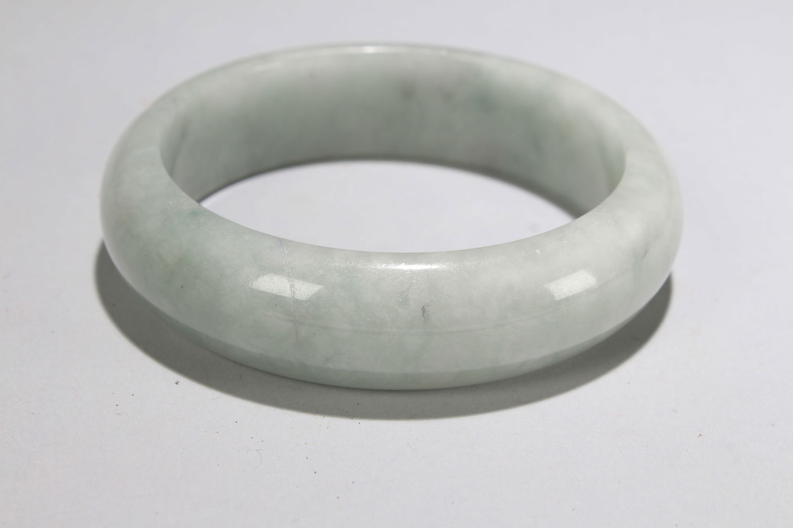 A Chinese Bangel Display: A Chinese Bangel Display . Opening Diameter: 3 (inch).