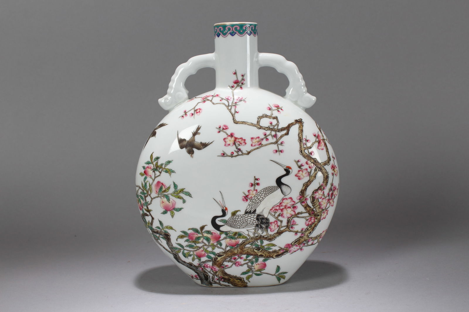 A Chinese Nature-sceen Vividly-detailed Porcelain Fortune Vase: A Chinese Nature-sceen Vividly-detailed Porcelain Fortune Vase. Height: 10.75 (inch). Width: 8 (inch). Length: 3 (inch).