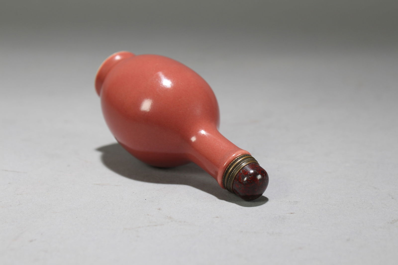 A Chinese Pink-coding Fortune Snuff Bottle - 3