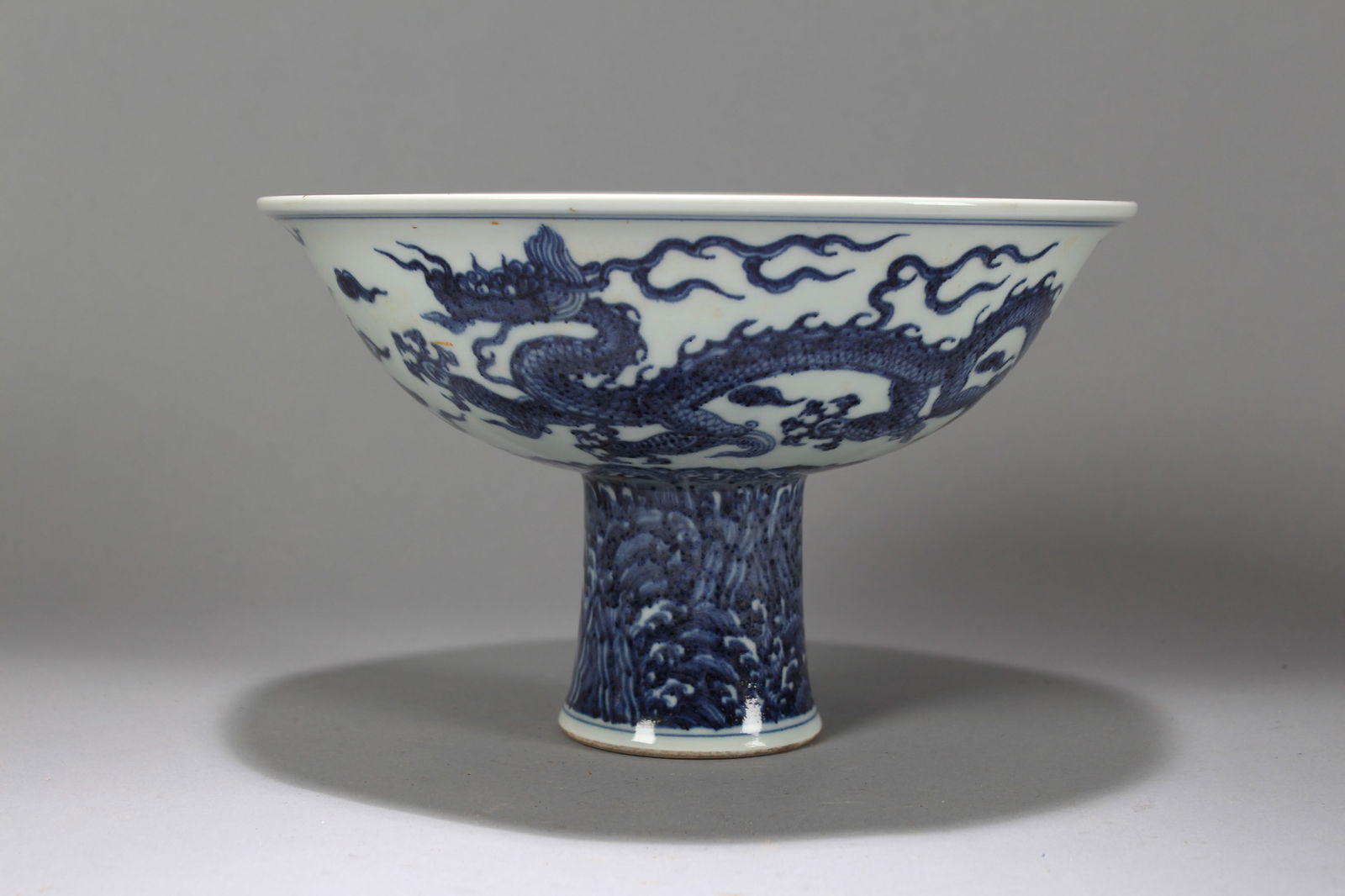 A Chinese Dragon-decorating Blue and White Tall-end Porcelain Cup (1 of 8)