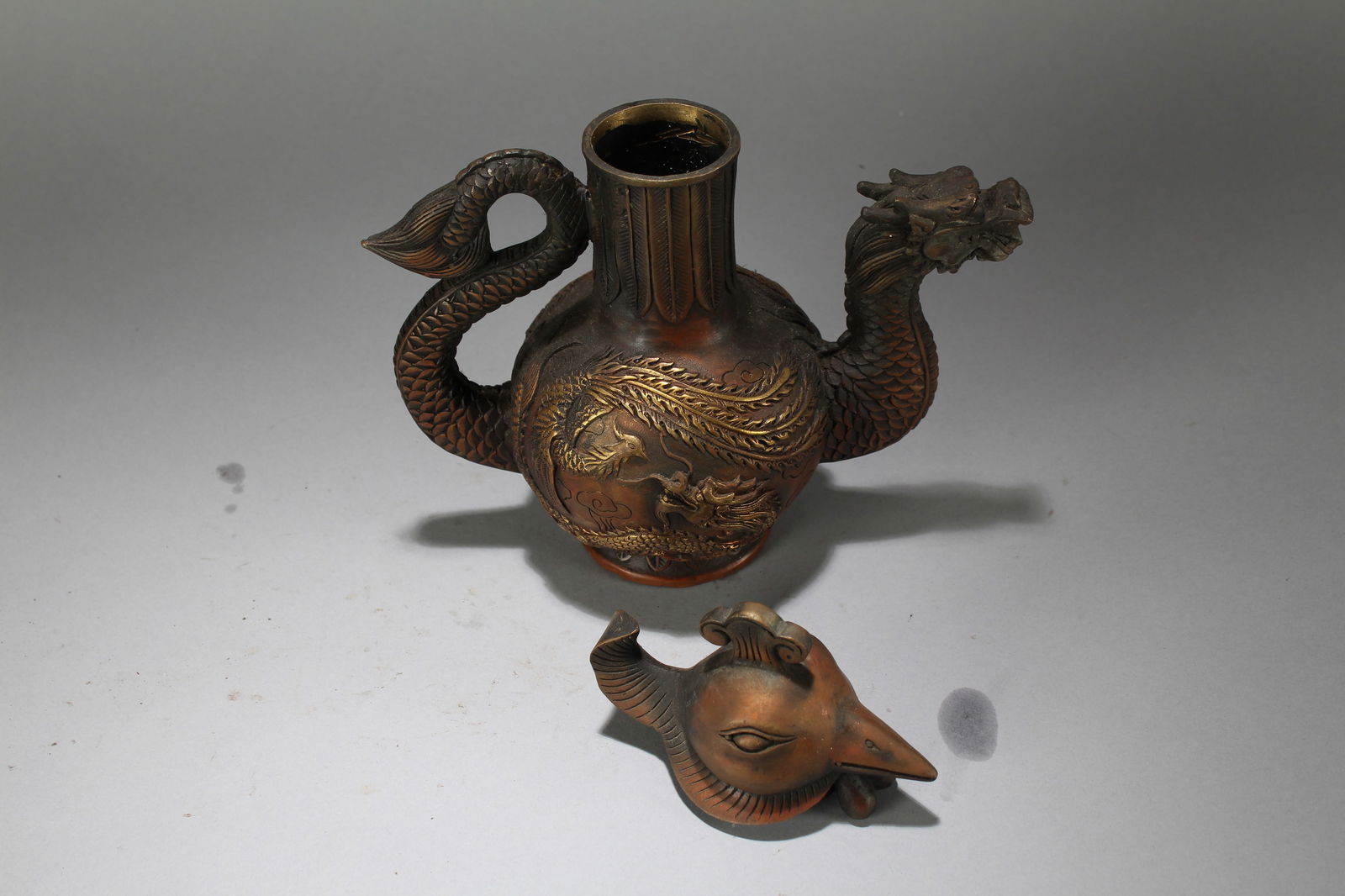 A Chinese Dragon-decorating Religious Ewer - 4