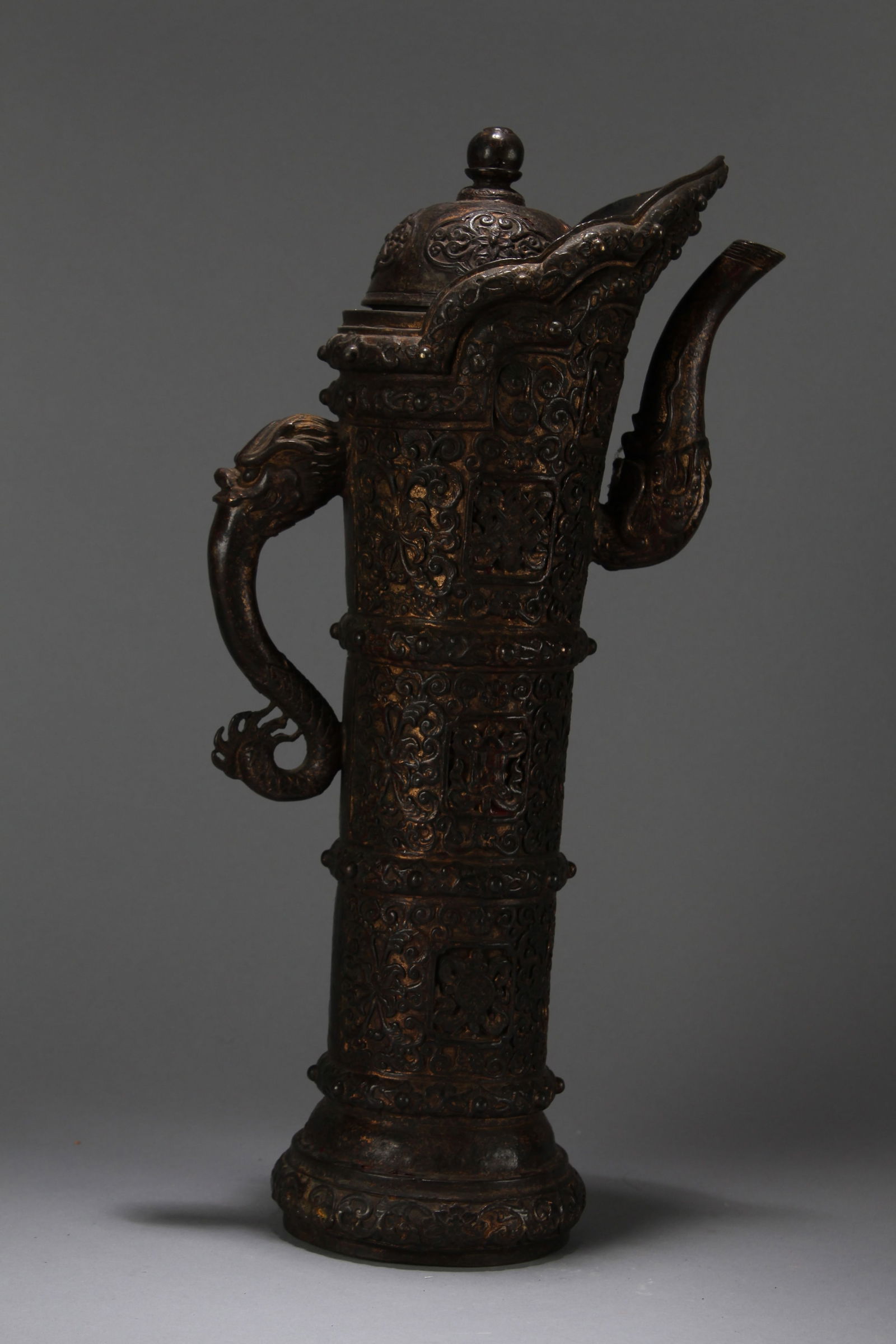 A Chinese Massive Lidded Fortune Ewer - 3