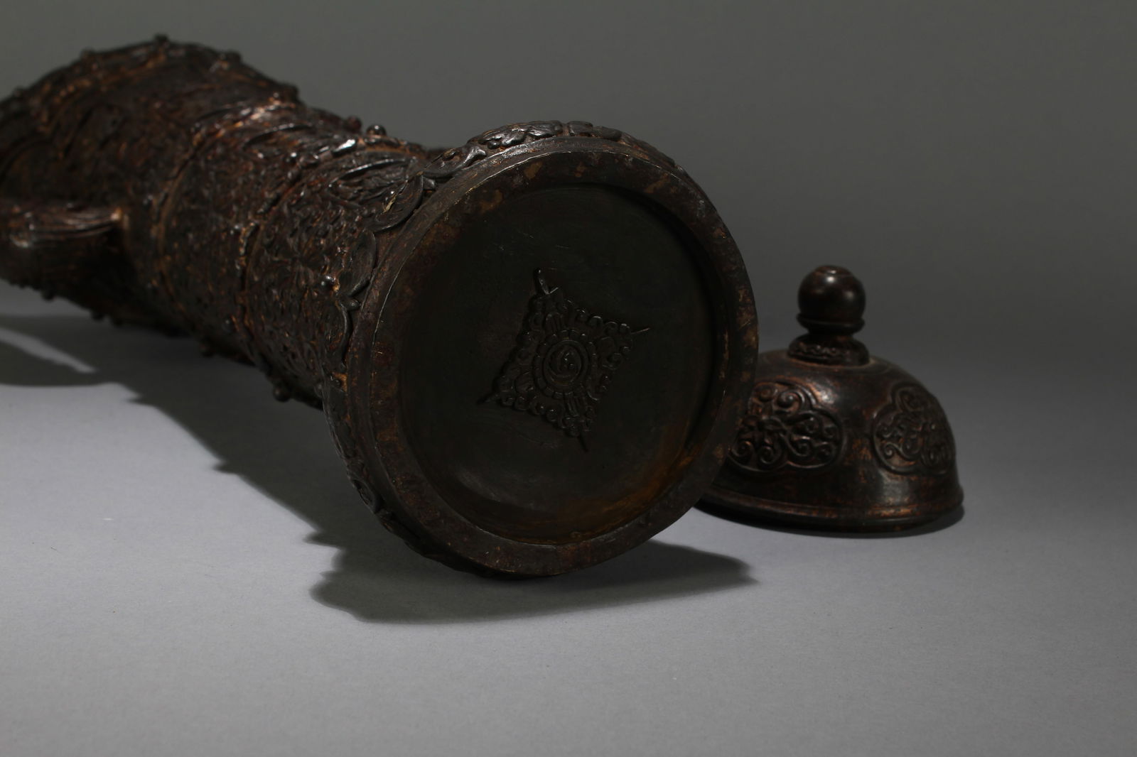 A Chinese Massive Lidded Fortune Ewer - 8