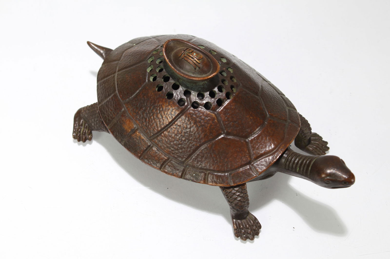 A Chinese Wealth-Fortune-icon Statue: A Chinese Wealth-Fortune-icon Statue. Height: 2.25 (inch). Length: 6 (inch).