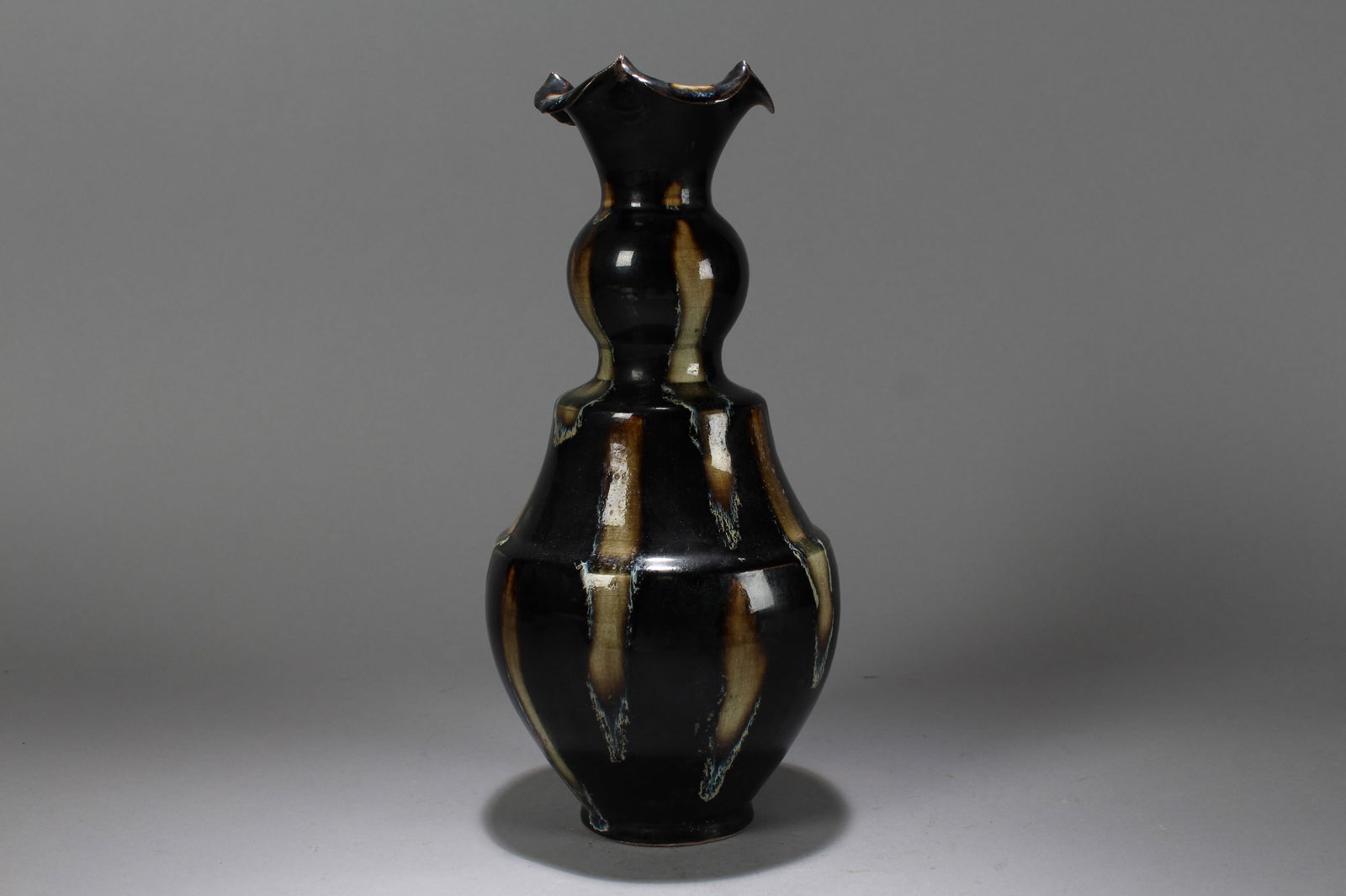 A Chinese Anicent-framing Religious Porcelain Fortune Fortune Vase: A Chinese Anicent-framing Religious Porcelain Fortune Fortune Vase. Height: 11.75 (inch). Width: 5 (inch).