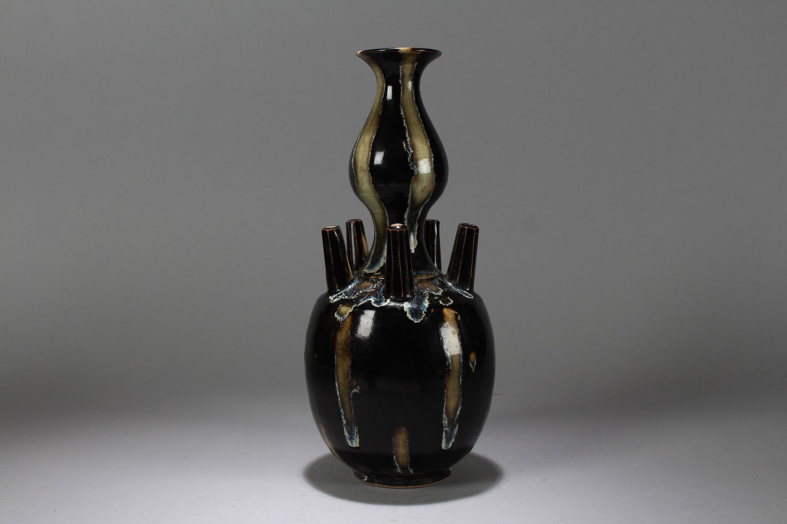 A Chinese Anicent-framing Porcelain Fortune Vase: A Chinese Anicent-framing Porcelain Fortune Vase. Height: 12 (inch). Width: 5 (inch).