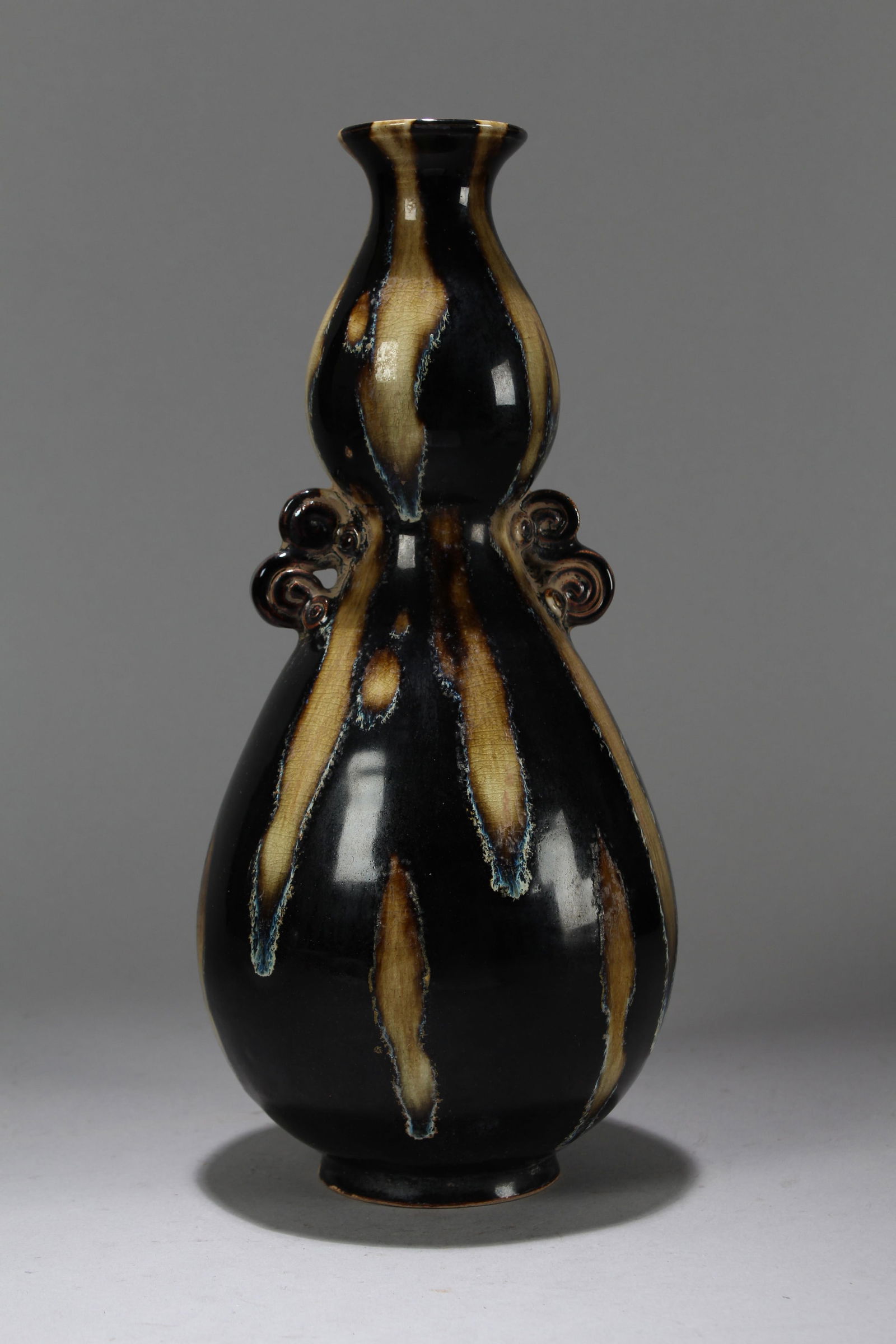 A Chinese Anicent-framing Religious Porcelain Fortune Vase: A Chinese Anicent-framing Religious Porcelain Fortune Vase. Height: 11.75 (inch). Width: 5 (inch).