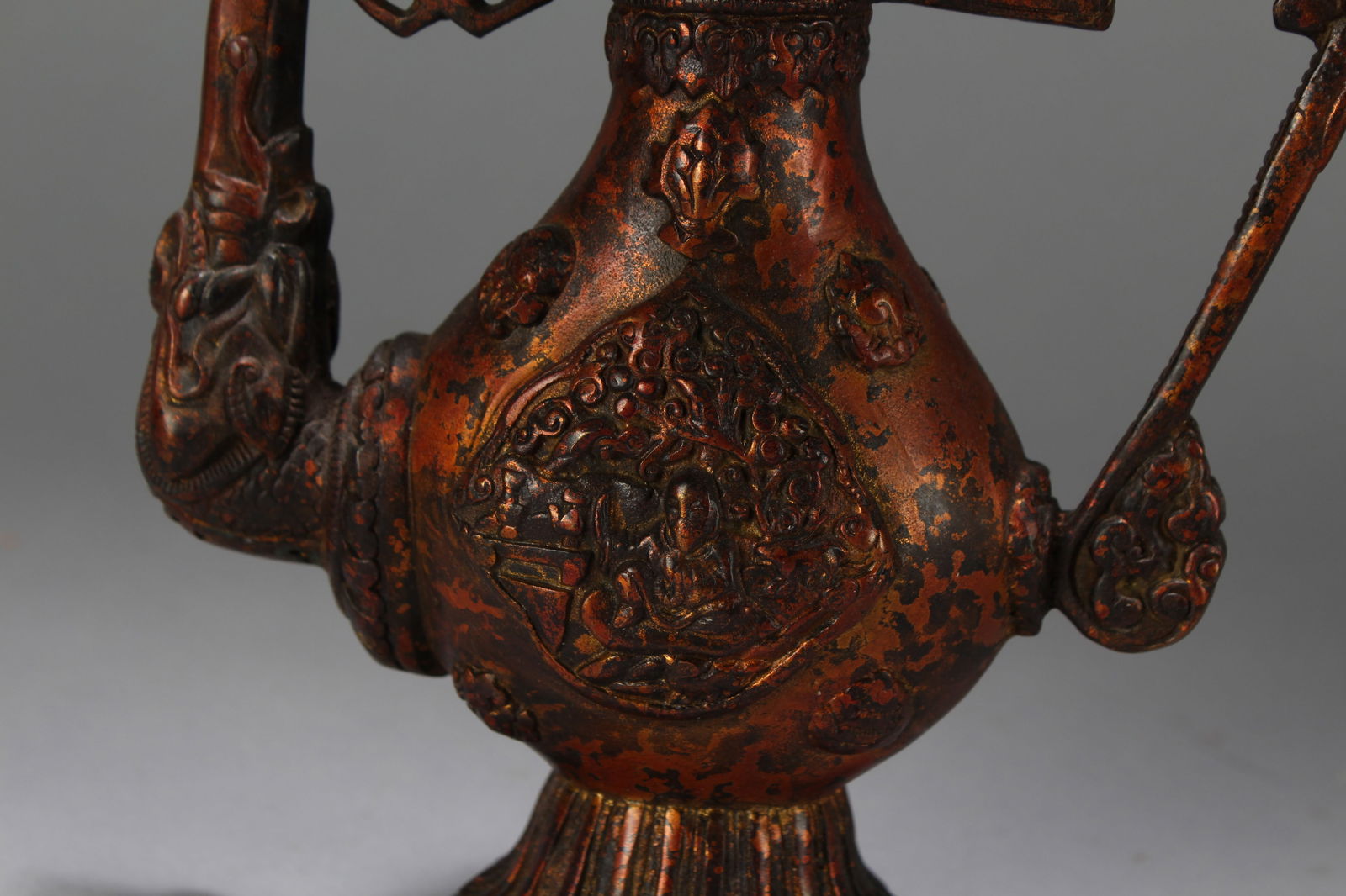 A Chinese Lidded Fortune Ewer - 5