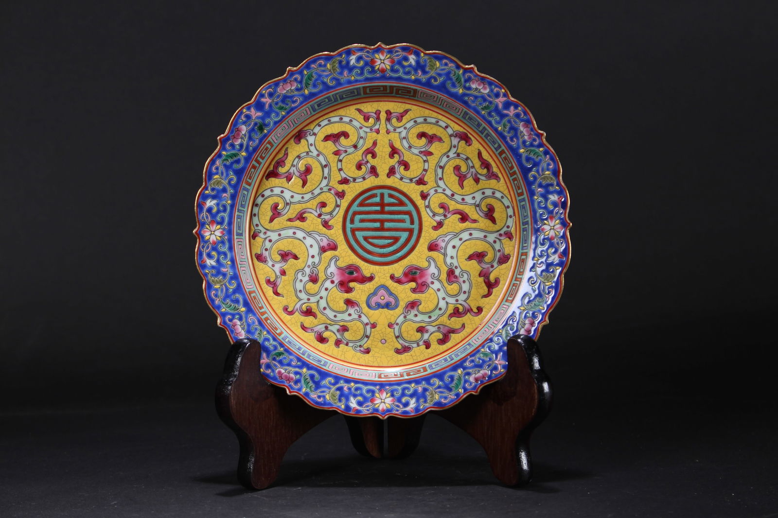 A Chinese Flower-blossom Bat-framing Porcelain Fortune Plate: A Chinese Flower-blossom Bat-framing Porcelain Fortune Plate. Height: 1 (inch). Opening Diameter: 7 (inch).