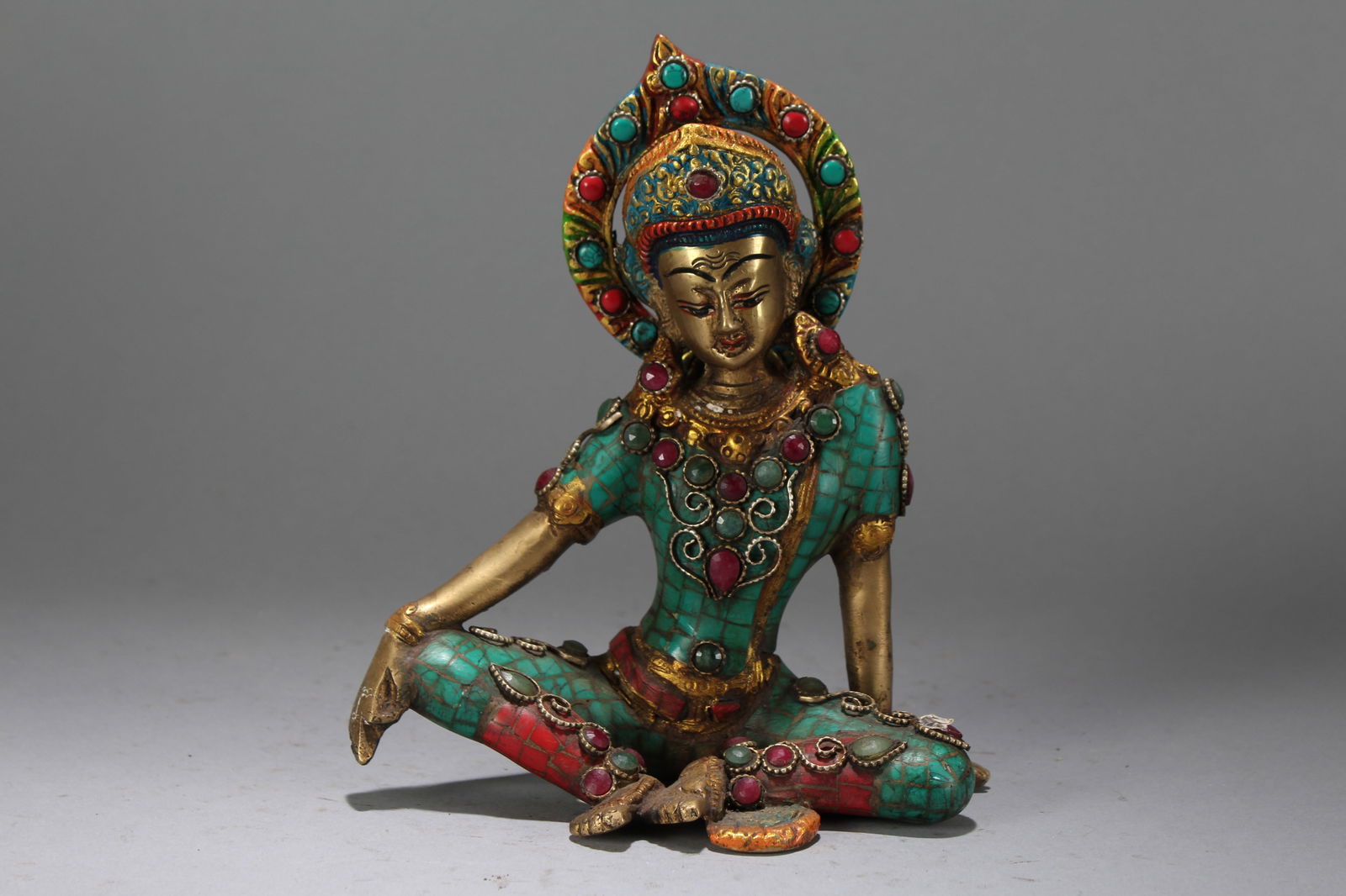 A Chinese Anicent-framing Religious Fortune Buddha Statue: A Chinese Anicent-framing Religious Fortune Buddha Statue. Height : 7.25 (inch). Width : 6.25 (inch). Length : 3.25 (inch).