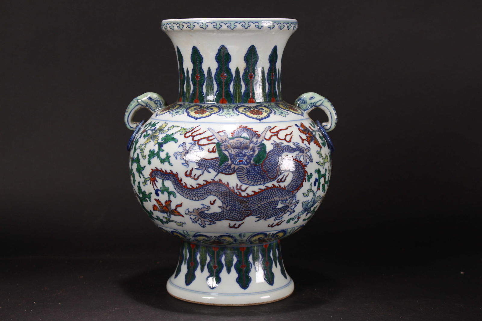 A Chinese Duo-handle Dragon-decorating Porcelain Fortune Vase (1 of 5)