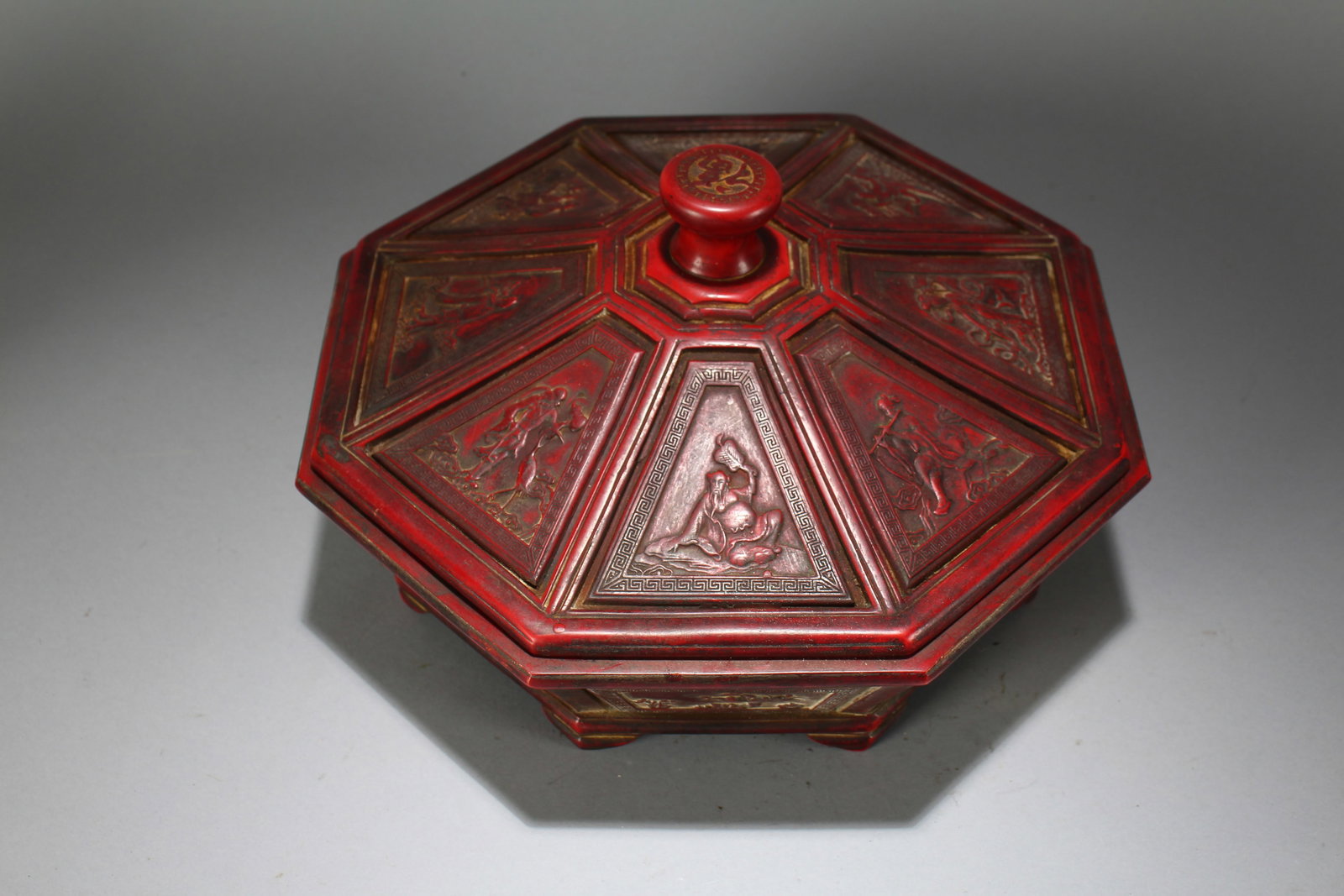 A Chinese Lidded Fortune Lacquer Box - 2