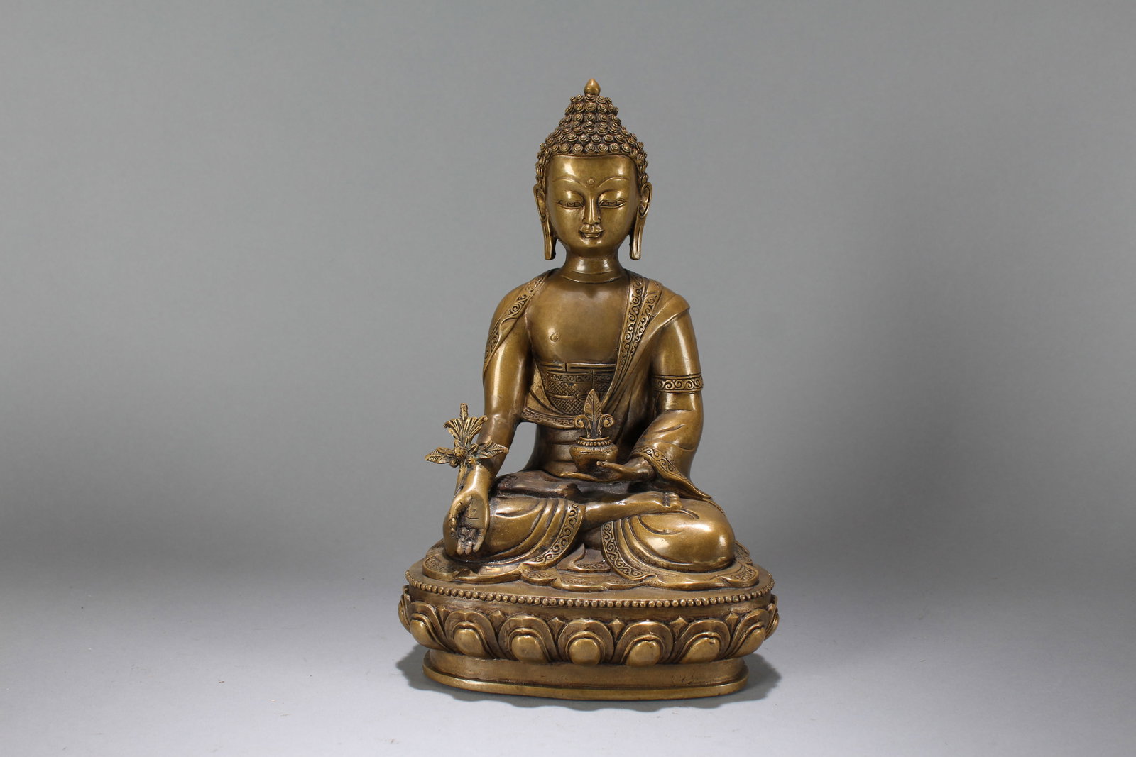 A Chinese Anicent-framing Religious Fortune Buddha Statue: A Chinese Anicent-framing Religious Fortune Buddha Statue. Height : 11.5 (inch). Width : 7 (inch). Length : 5 (inch).