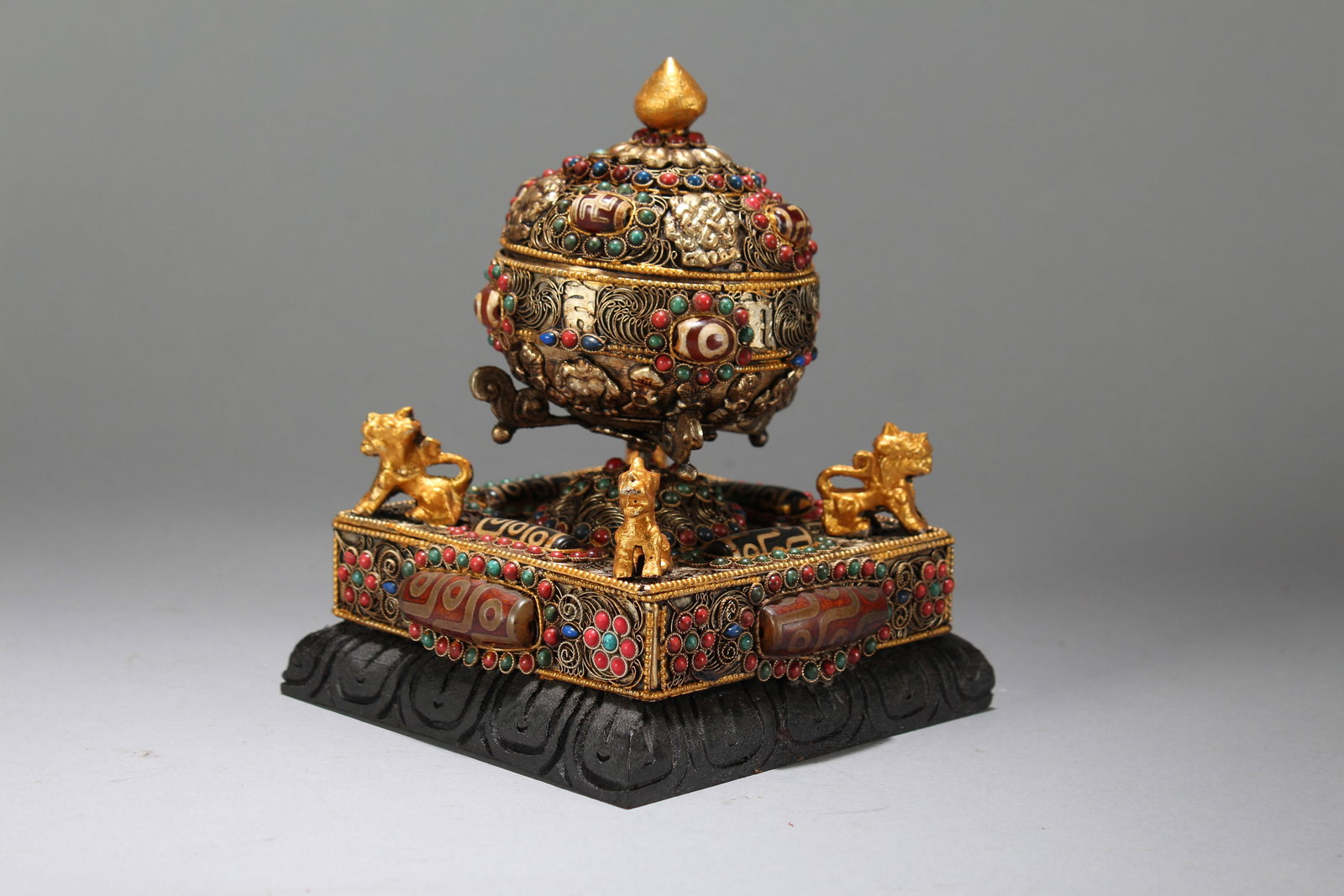 A Chinese Square-based Anicent-framing Jewelry-plated Censer: A Chinese Square-based Anicent-framing Jewelry-plated Censer. Height : 6 (inch). Width : 5 (inch). Length : 5 (inch).