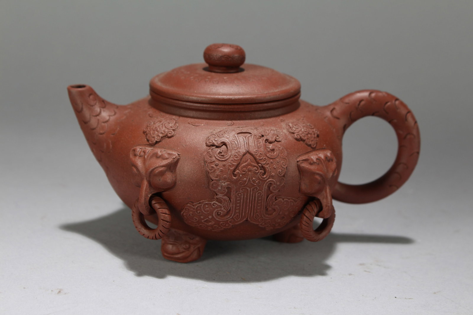 A Chinese Anicent-framing Myth-beast Fortune Tea Pot: A Chinese Anicent-framing Myth-beast Fortune Tea Pot. Height : 3.5 (inch). Width : 6.5 (inch). Opening Diameter : 4 (inch).