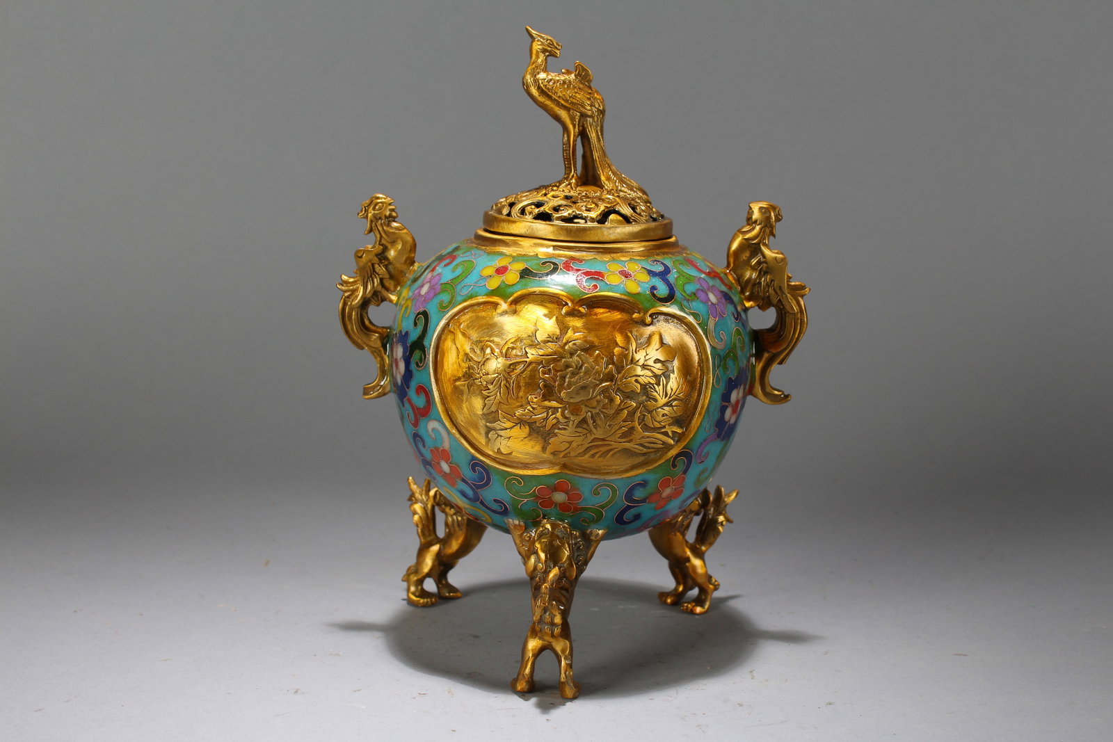 A Chinese Anicent-framing Vividly-detailed Duo-opening Fortune Cloisonne Censer: A Chinese Anicent-framing Vividly-detailed Duo-opening Fortune Cloisonne Censer. Height : 9 (inch).