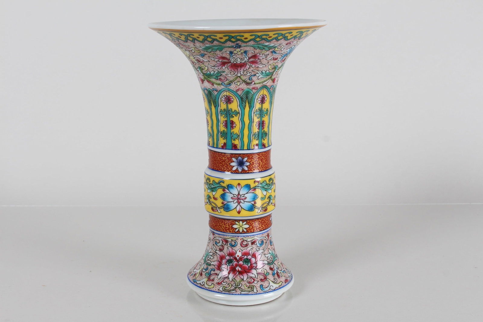 A Chinese Flat-opening Ancient-framing Porcelain Fortune Vase: A Chinese Flat-opening Ancient-framing Porcelain Fortune Vase . Height: 9.25 (inch). Opening Diameter: 5.75 (inch).