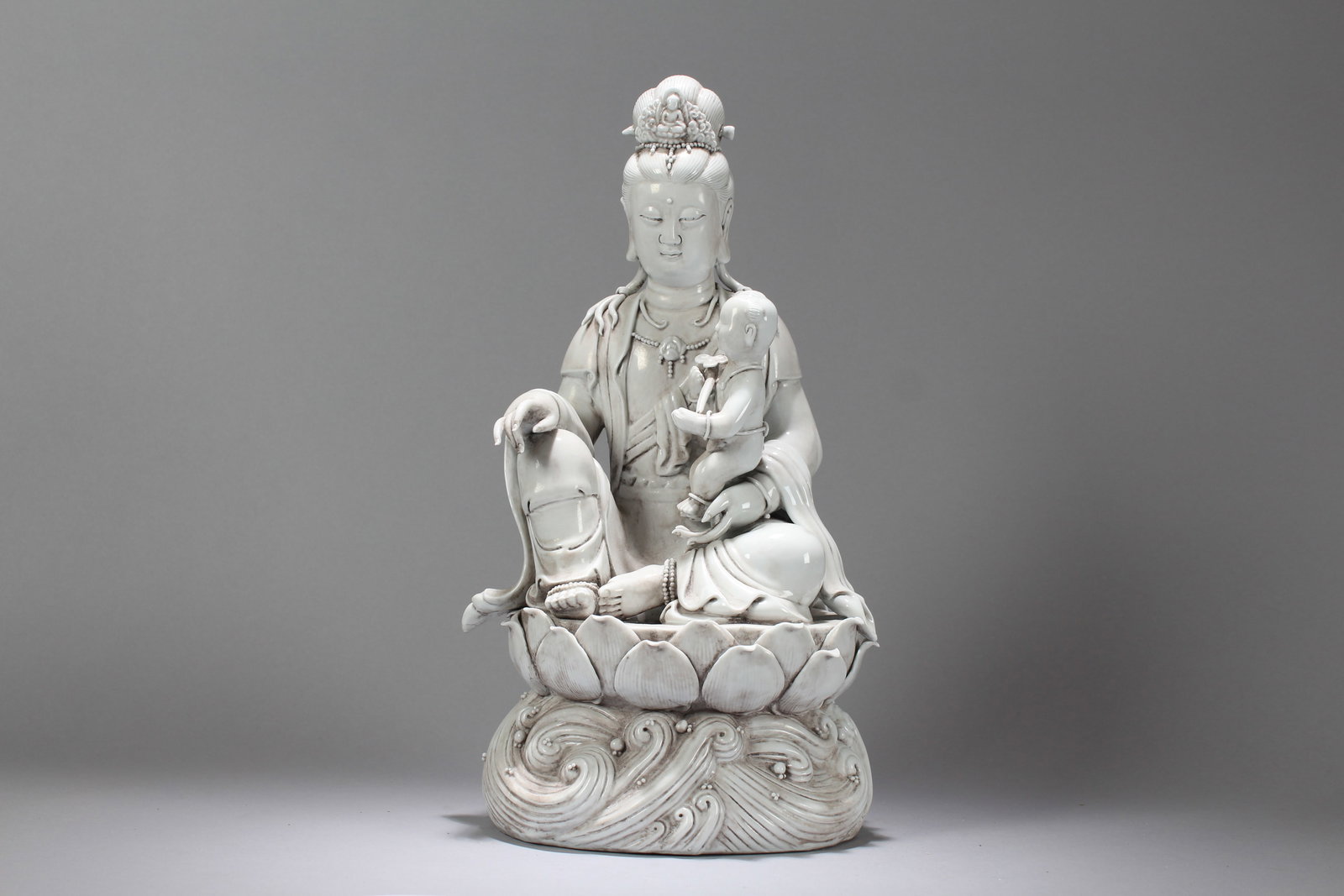 A Chinese Religious Fortune De Blac Fortune Guanyin Statue (1 of 7)