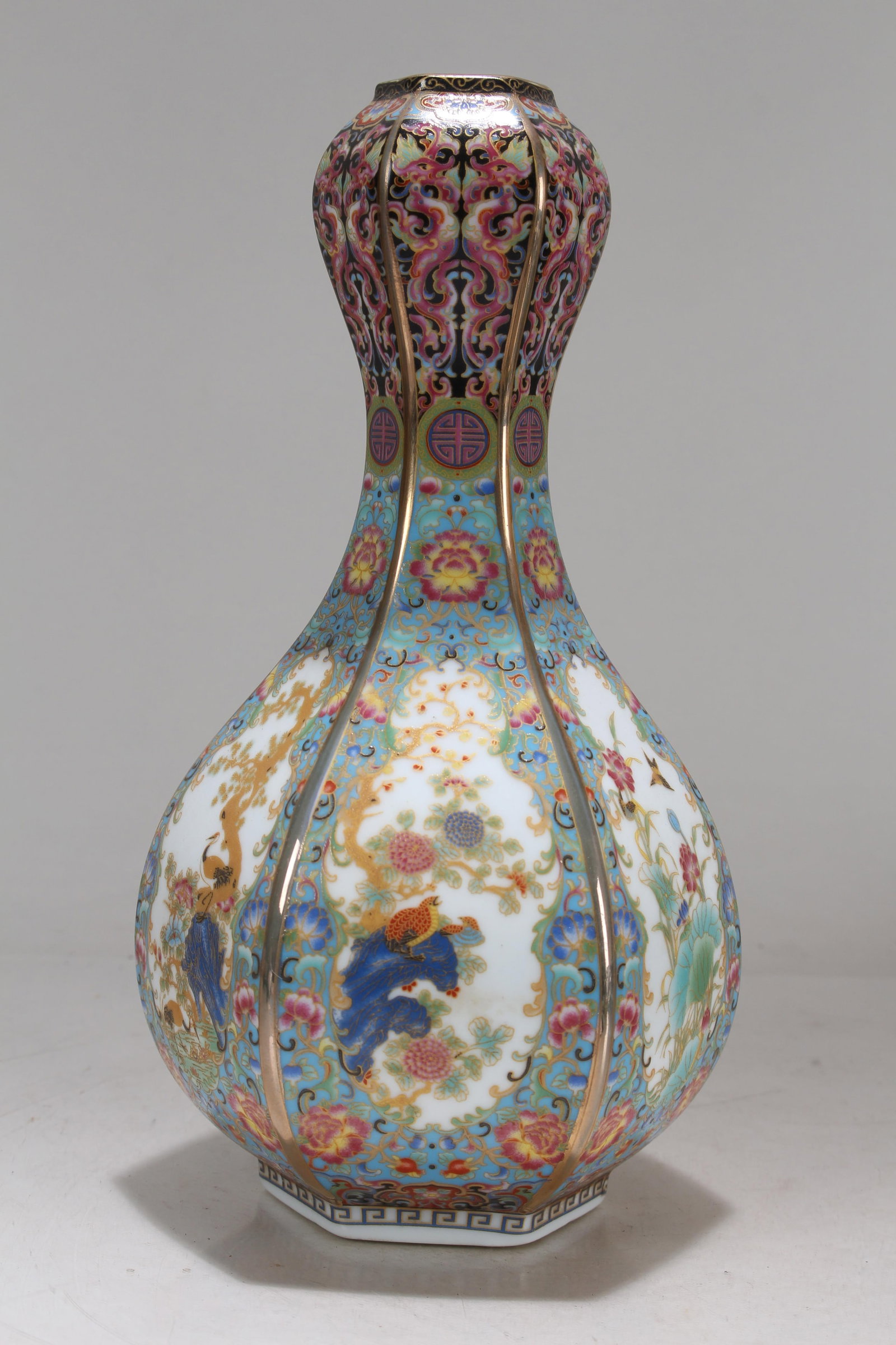 A Chinese Nature-sceen Porcelain Fortune Vase: A Chinese Nature-sceen Porcelain Fortune Vase . Height: 9.75 (inch).