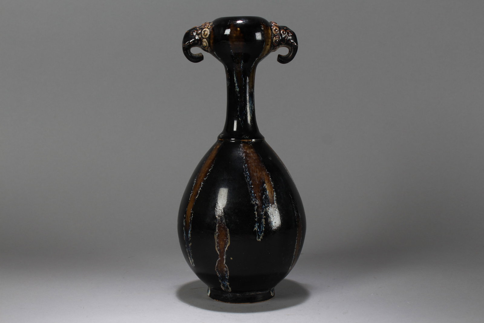 A Chinese Duo-handling Myth-beast Porcelain Fortune Vase: A Chinese Duo-handling Myth-beast Porcelain Fortune Vase. Height: 11.75 (inch). Width: 5 (inch).