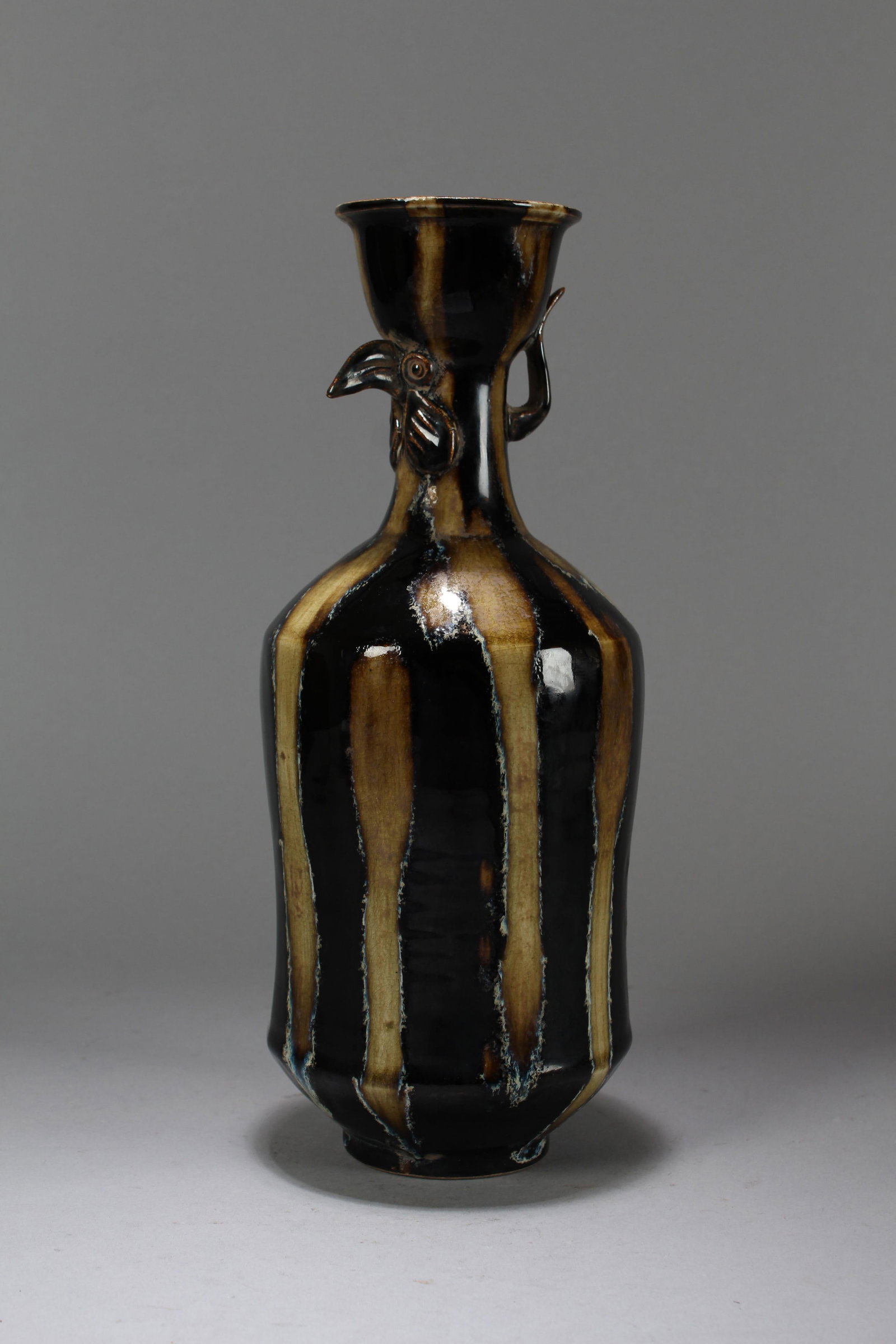 A Chinese Anicent-framing Porcelain Fortune Vase: A Chinese Anicent-framing Porcelain Fortune Vase. Height: 12 (inch). Width: 4.5 (inch).