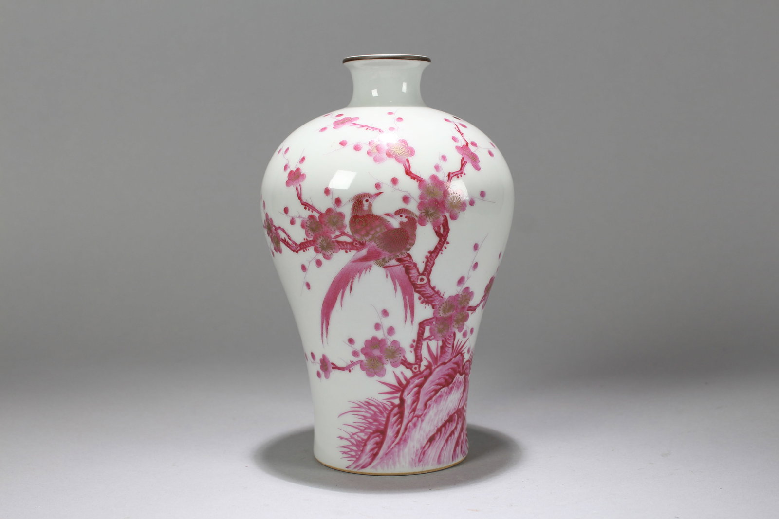A Chinese Nature-sceen Pink-coding Vividly-detailed Porcelain Fortune Vase: A Chinese Nature-sceen Pink-coding Vividly-detailed Porcelain Fortune Vase. Height: 8 (inch). Width: 5 (inch).