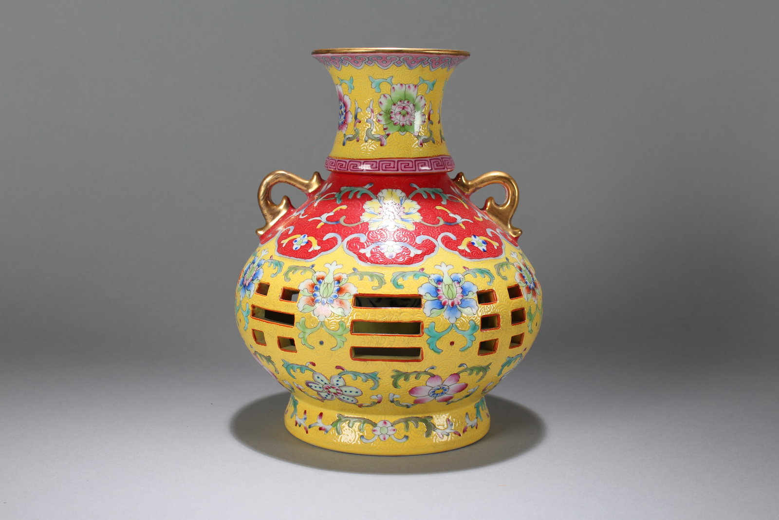 A Chinese Vividly-detailed Vase-within Bat-framing Porcelain Fortune Vase: A Chinese Vividly-detailed Vase-within Bat-framing Porcelain Fortune Vase. Height: 8.25 (inch). Width: 6.5 (inch).