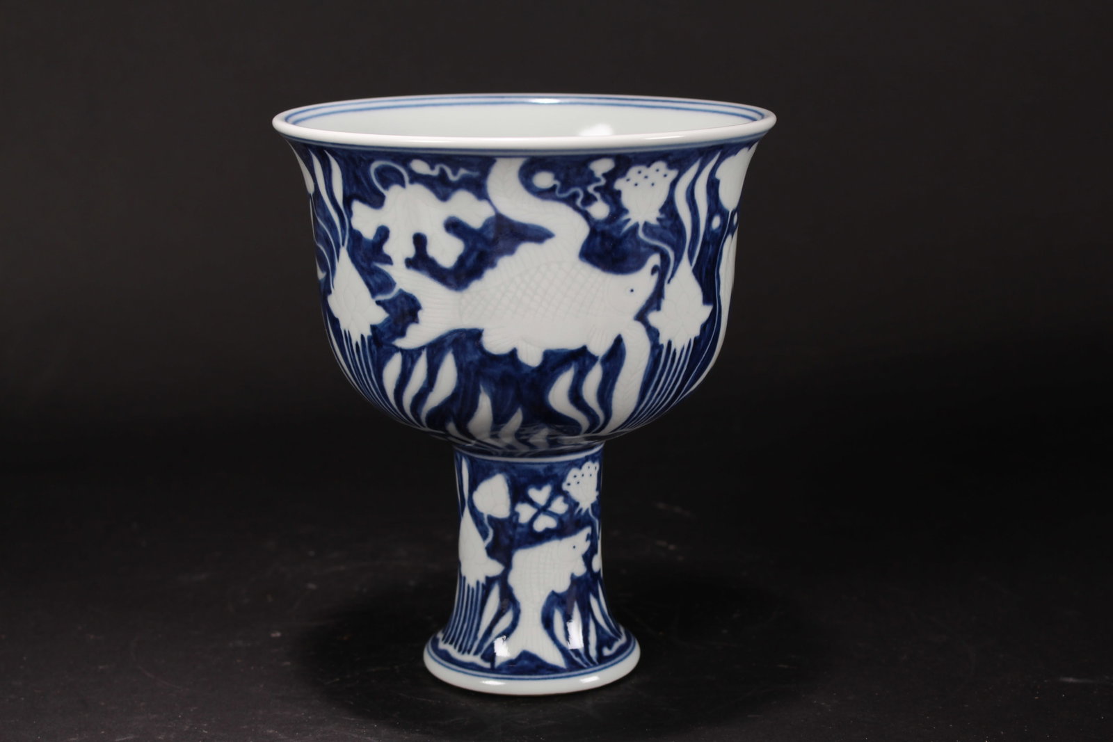 A Chinese Tall-end Porcelain Aqua-sceen Cup - 2
