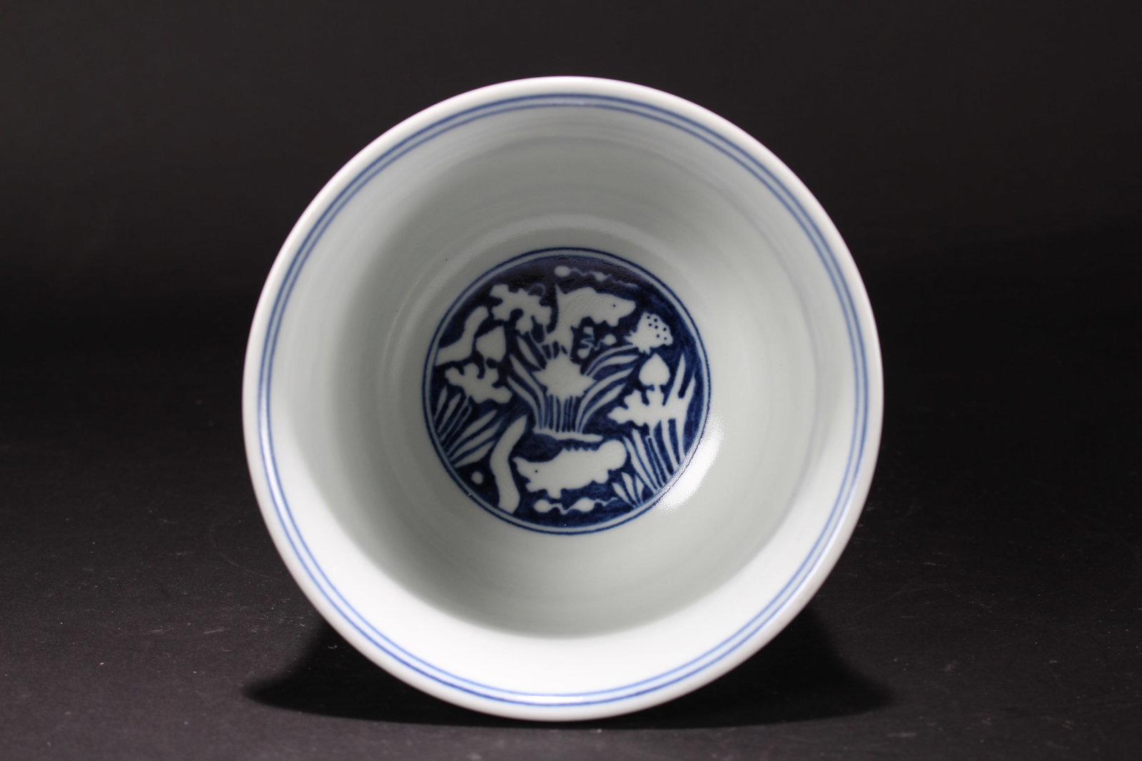 A Chinese Tall-end Porcelain Aqua-sceen Cup - 5