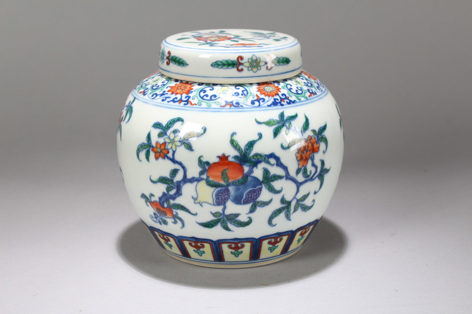 A Chinese Lidded Longlife-fortune Anicent-framing Porcelain Vase: A Chinese Lidded Longlife-fortune Anicent-framing Porcelain Vase. Height: 6.25 (inch). Width: 6.5 (inch).