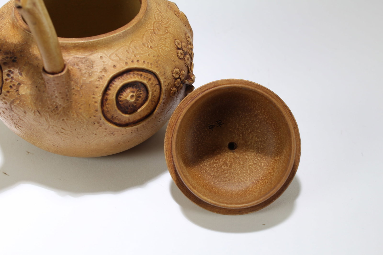 A Chinese Peanut-fortune High-handled Tea Pot - 5