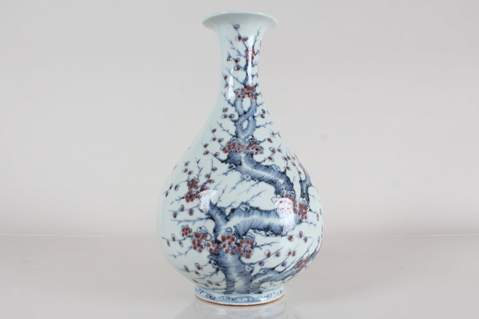 A Chinese Nature-sceen Porcelain Fortune Vase: A Chinese Nature-sceen Porcelain Fortune Vase . Height: 12.5 (inch).